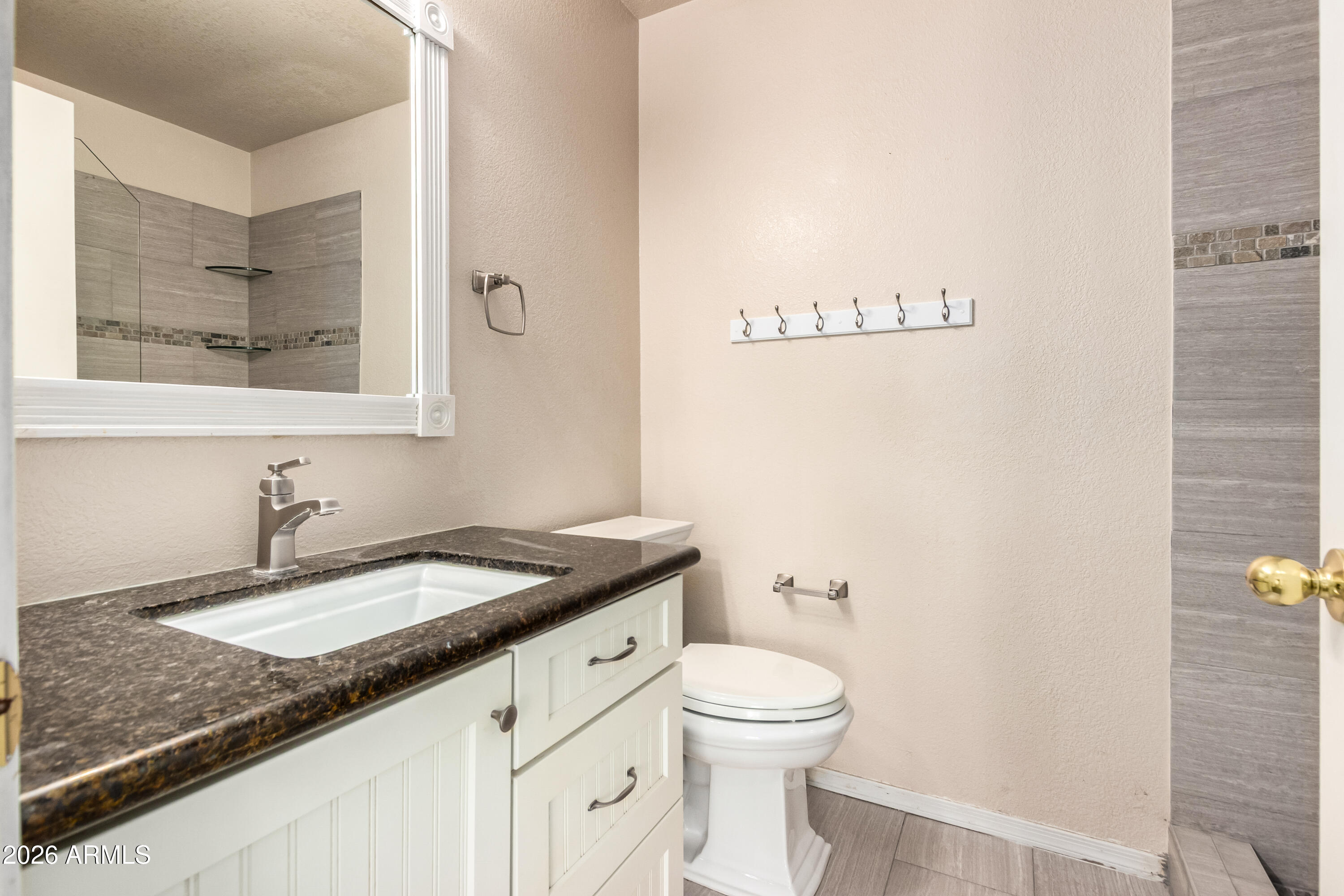 886 W WINDHAVEN Avenue