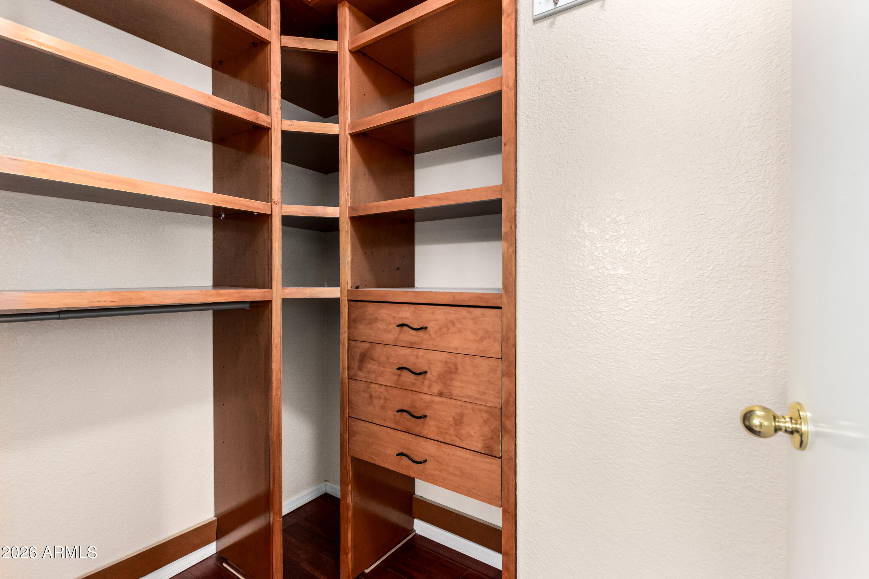 886 W WINDHAVEN Avenue