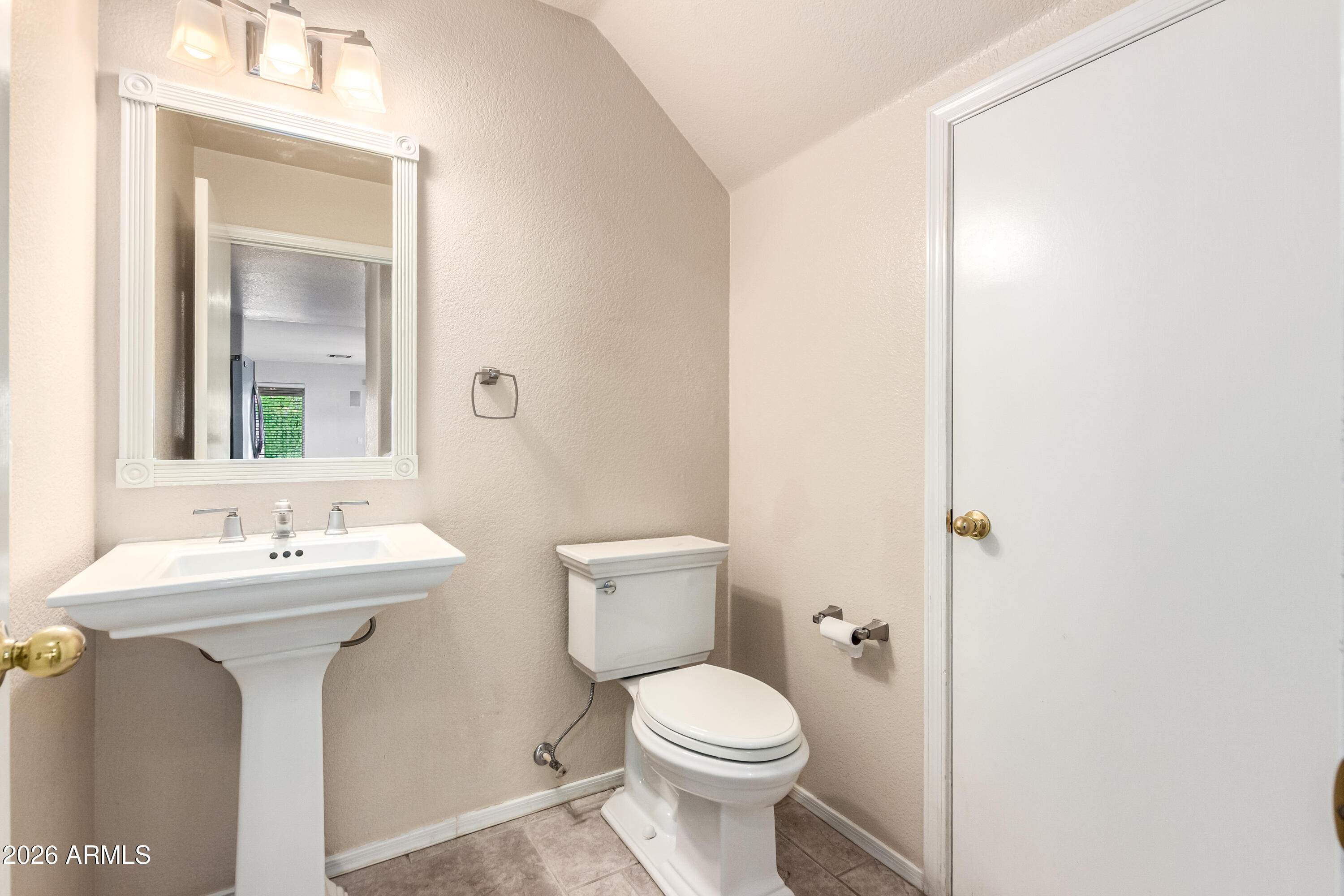 886 W WINDHAVEN Avenue