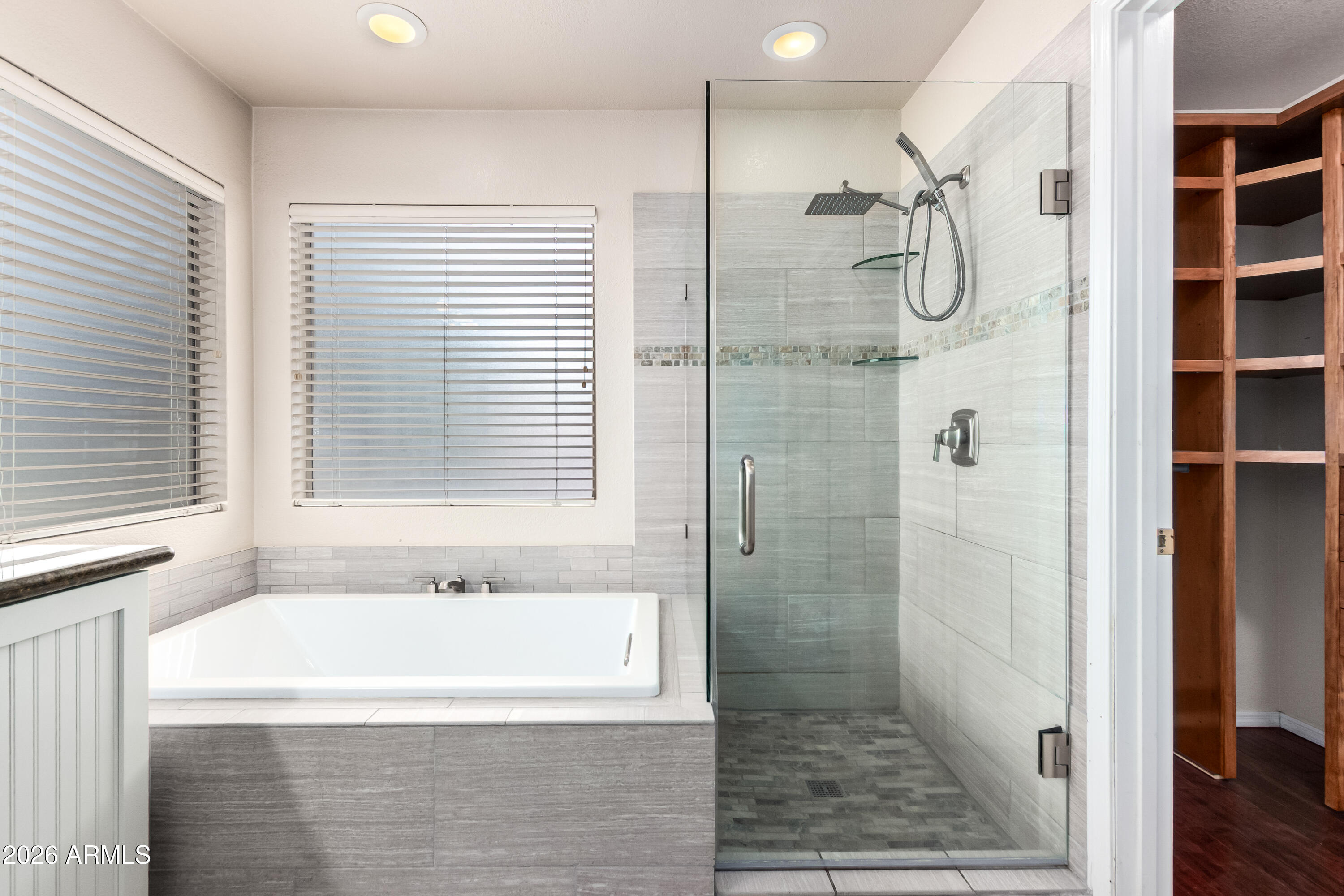 886 W WINDHAVEN Avenue