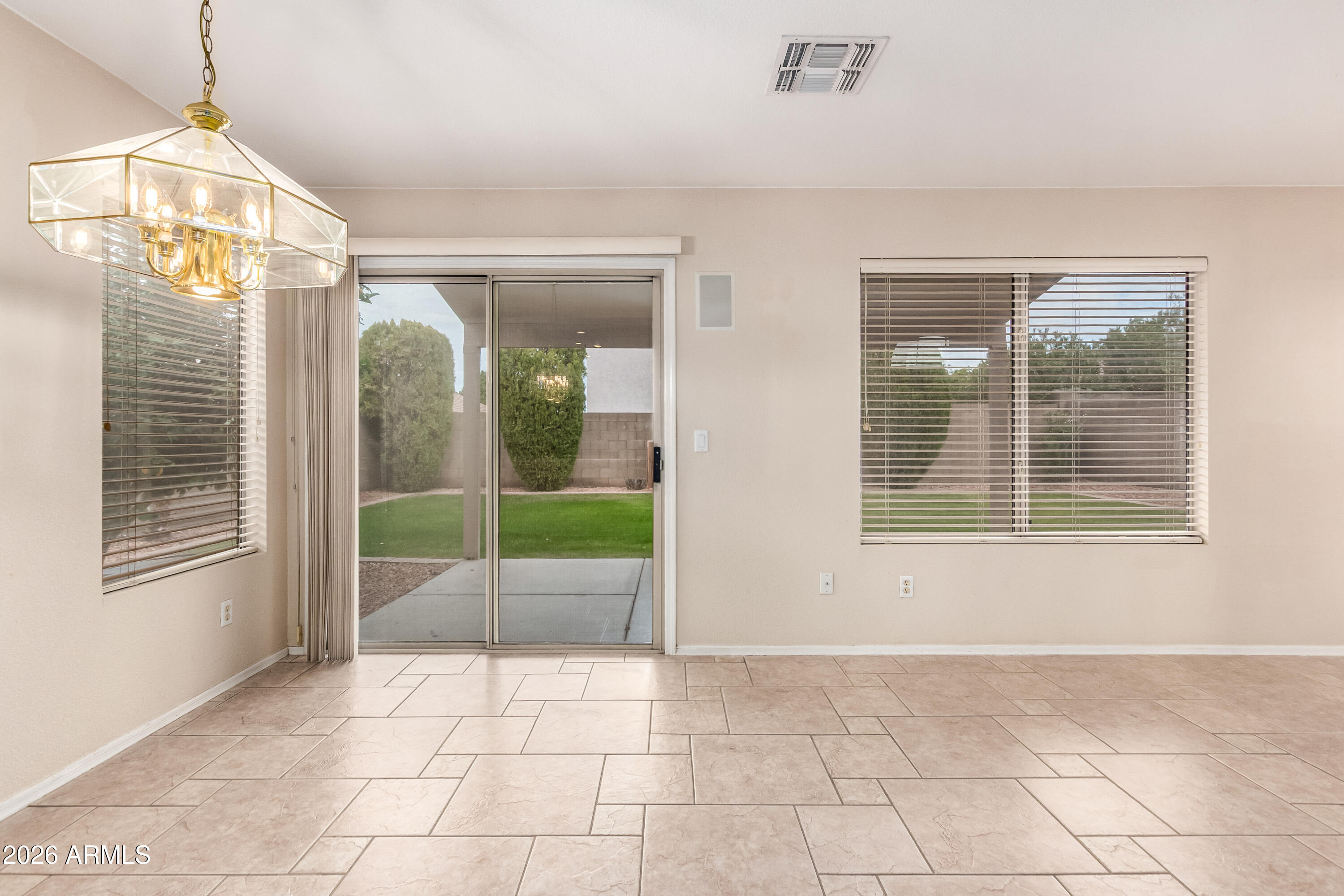 886 W WINDHAVEN Avenue