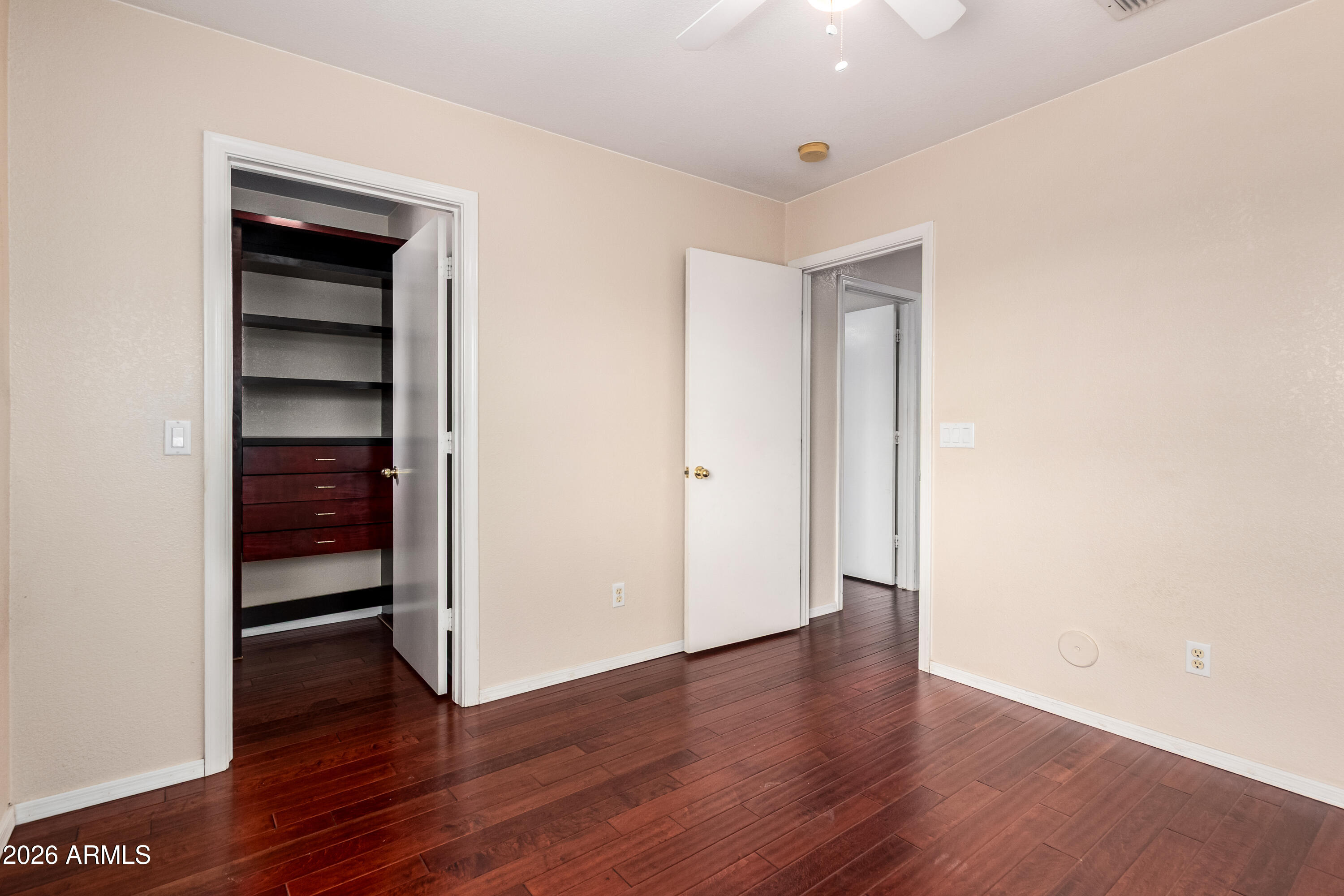 886 W WINDHAVEN Avenue