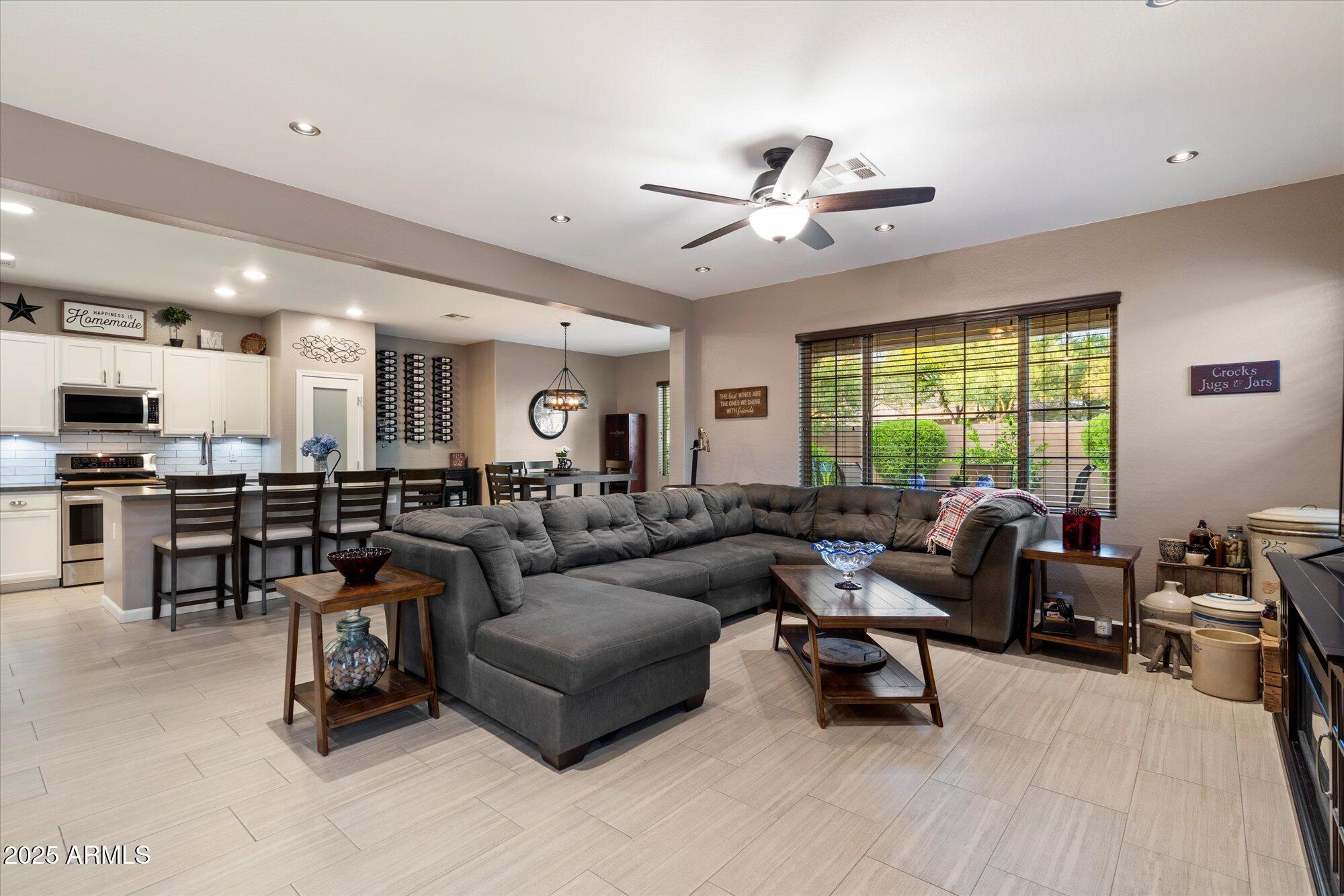 9226 W BUCKHORN Trail