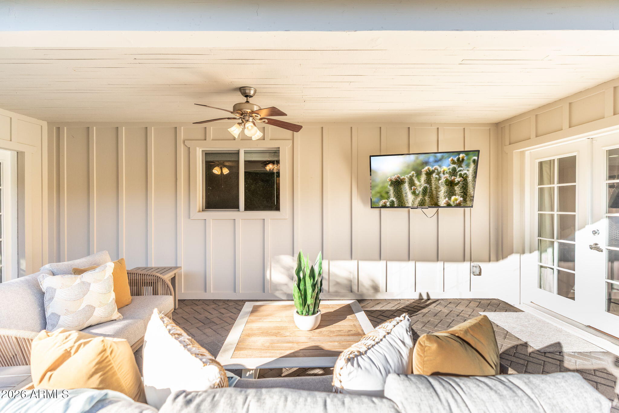 3335 E MARIPOSA Street