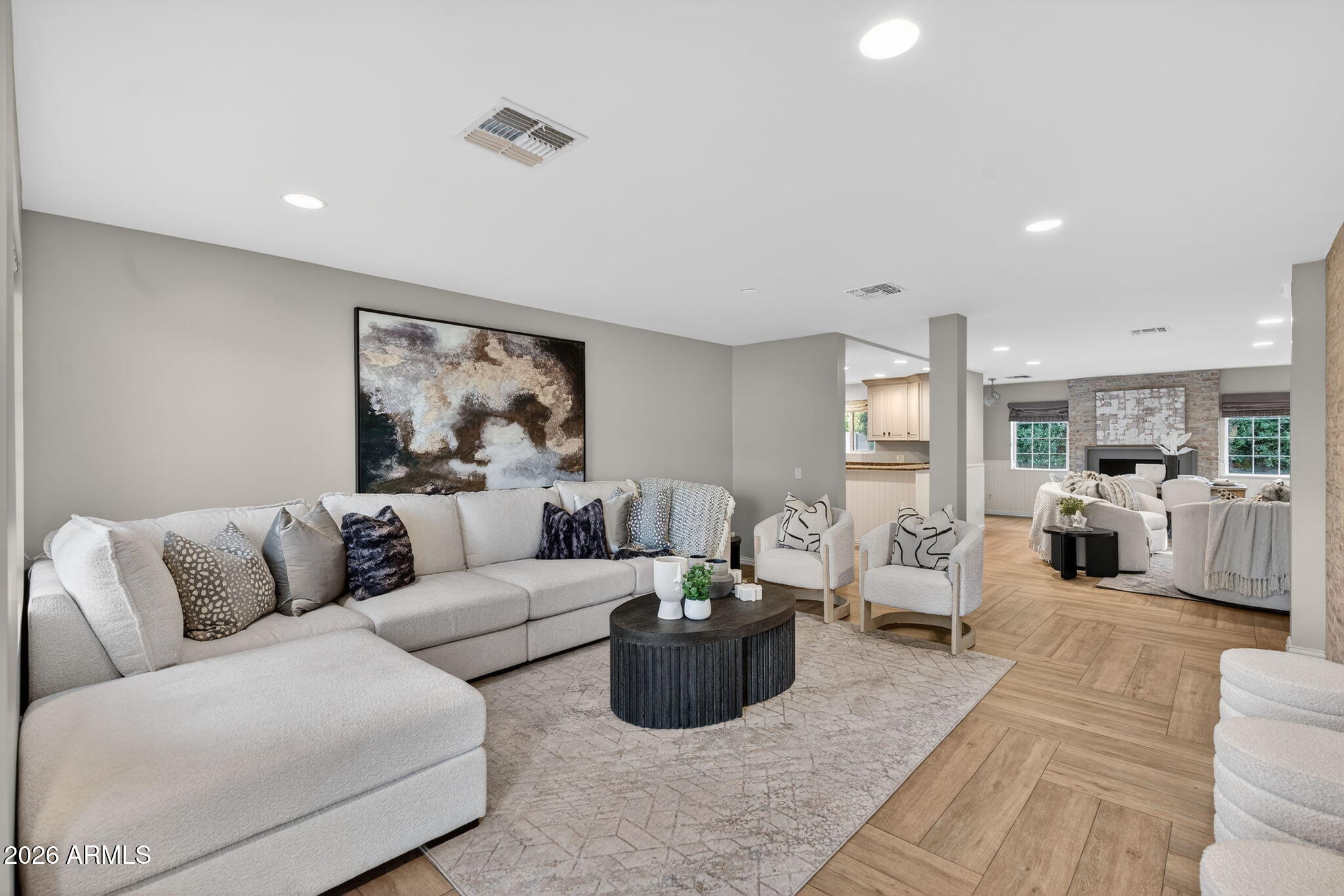 3335 E MARIPOSA Street