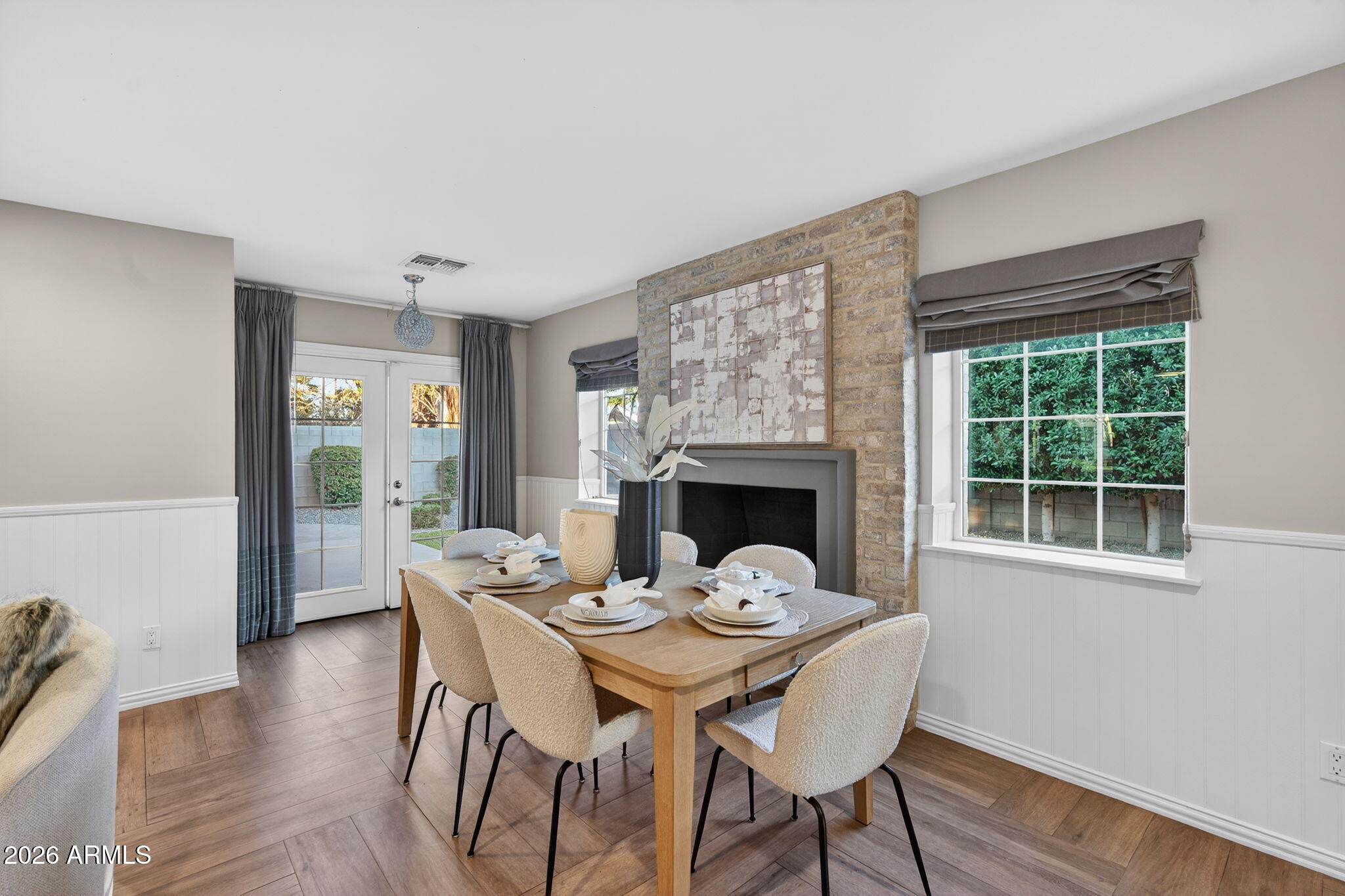 3335 E MARIPOSA Street