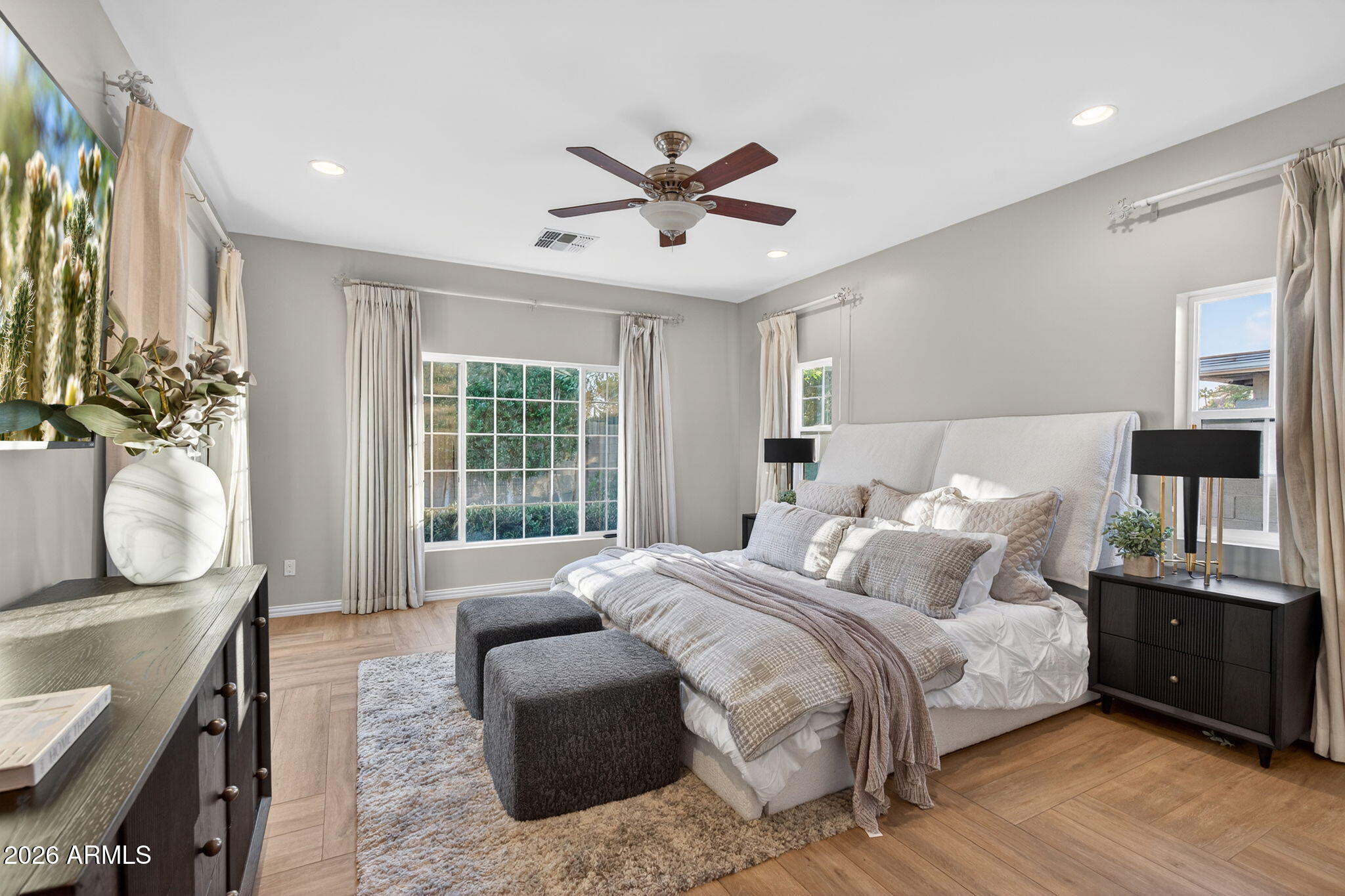 3335 E MARIPOSA Street