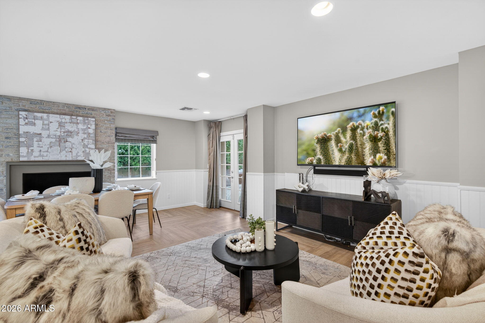 3335 E MARIPOSA Street