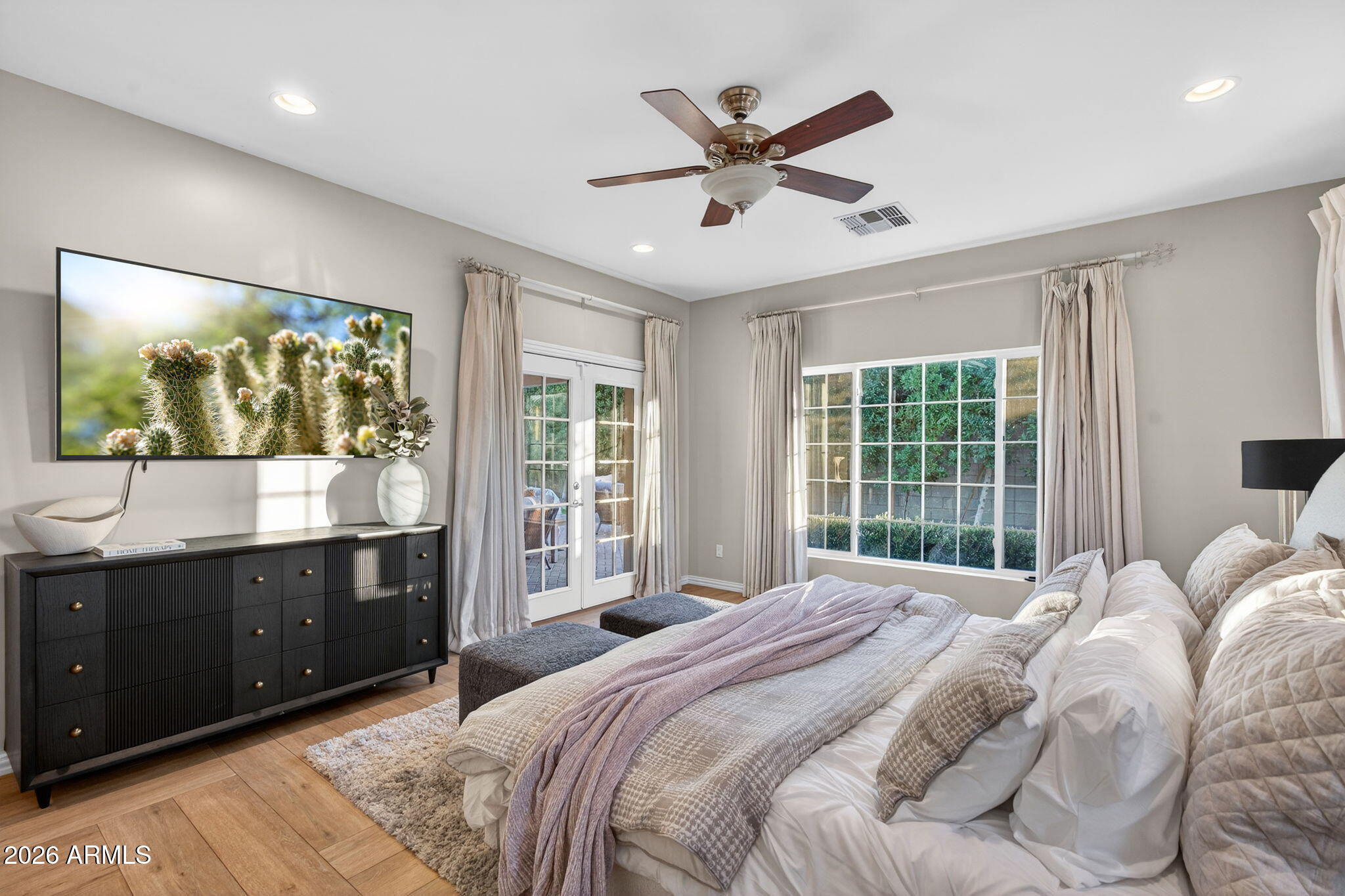 3335 E MARIPOSA Street