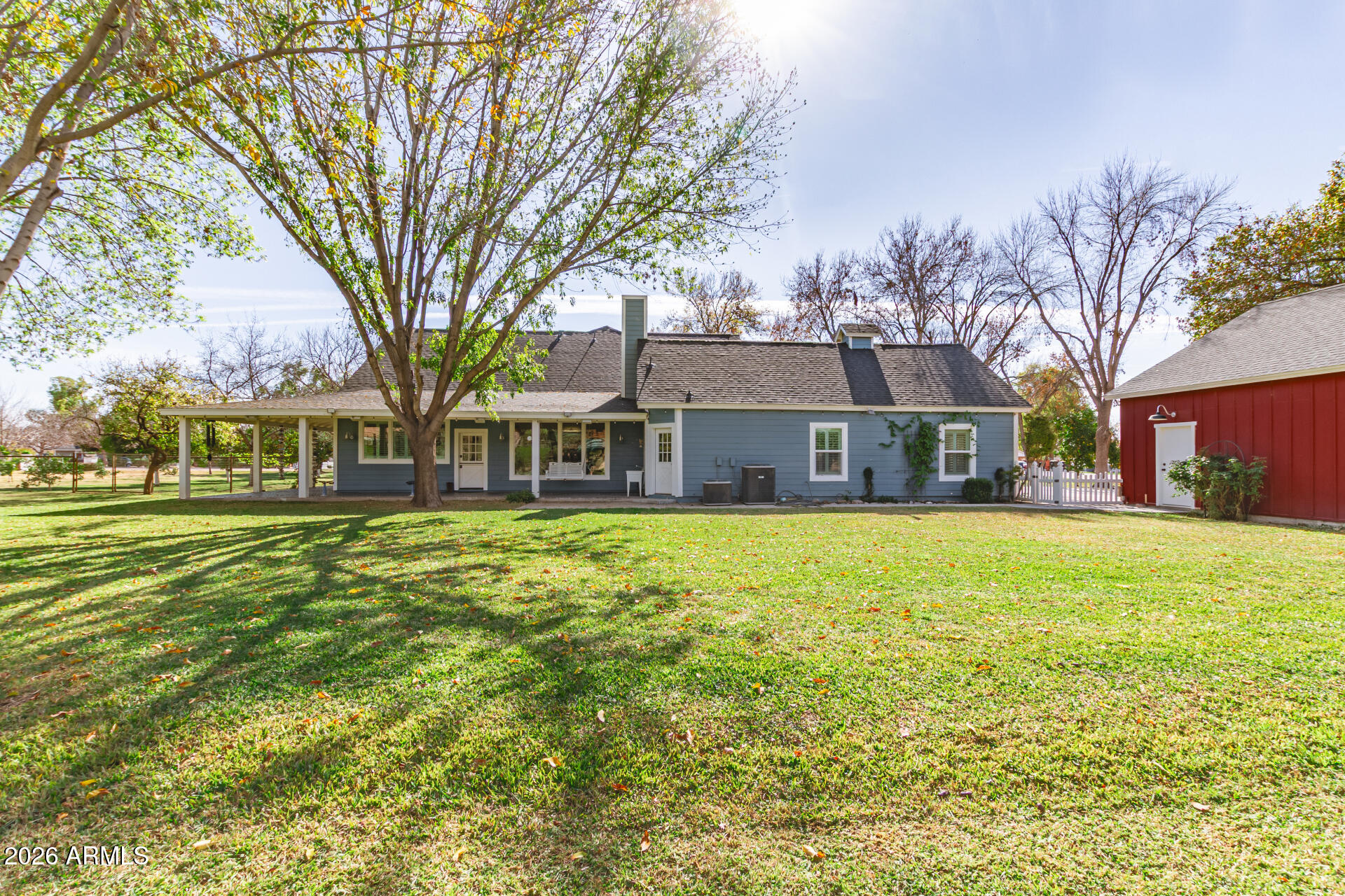 2912 E HOUSTON Avenue