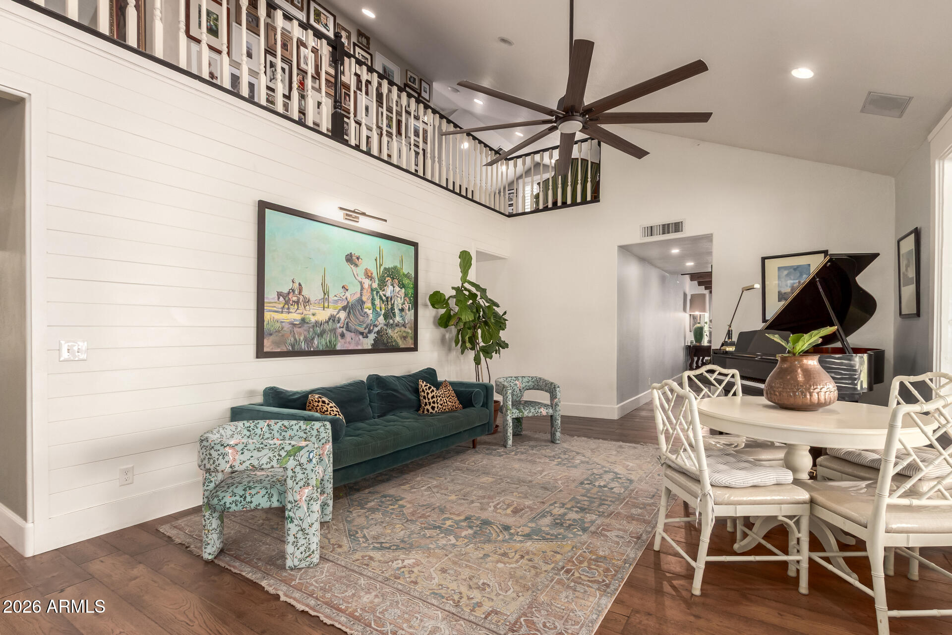 2912 E HOUSTON Avenue