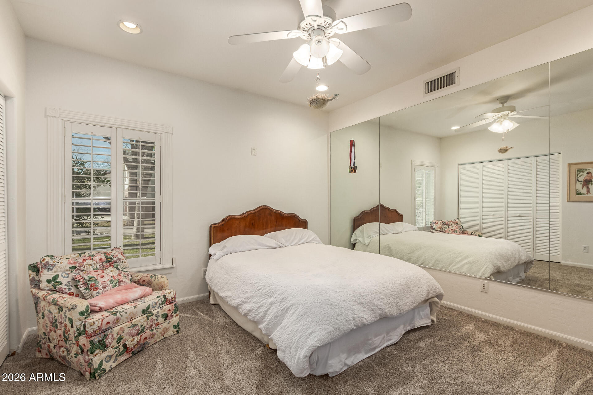 2912 E HOUSTON Avenue