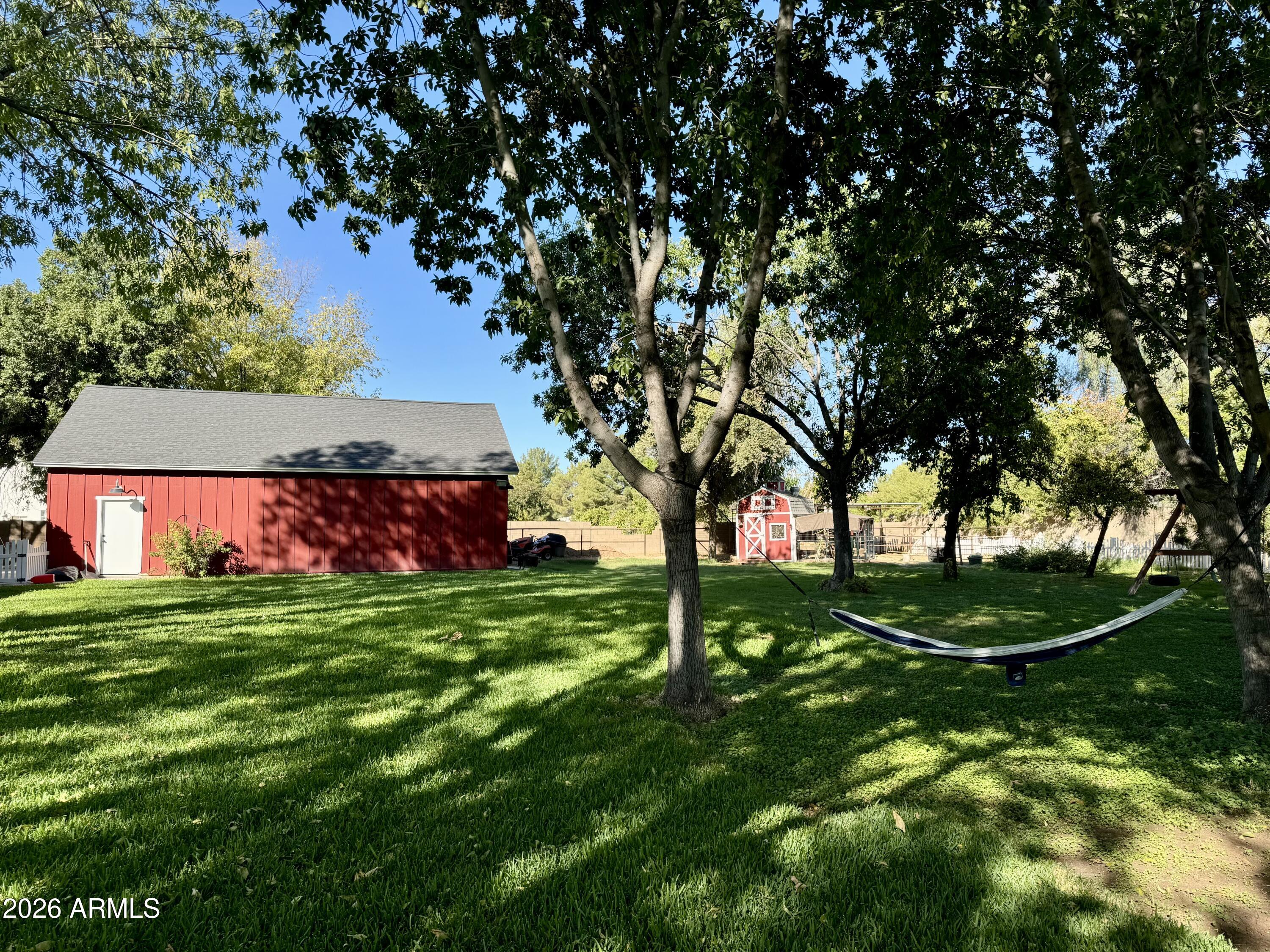 2912 E HOUSTON Avenue