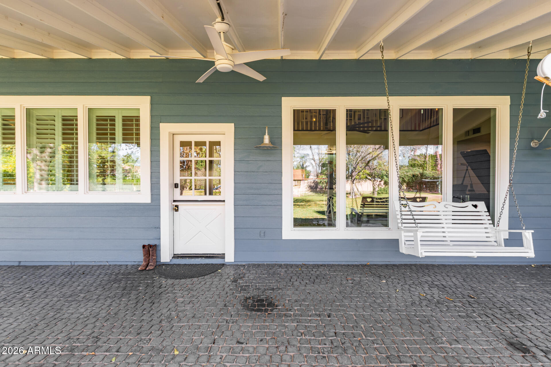 2912 E HOUSTON Avenue