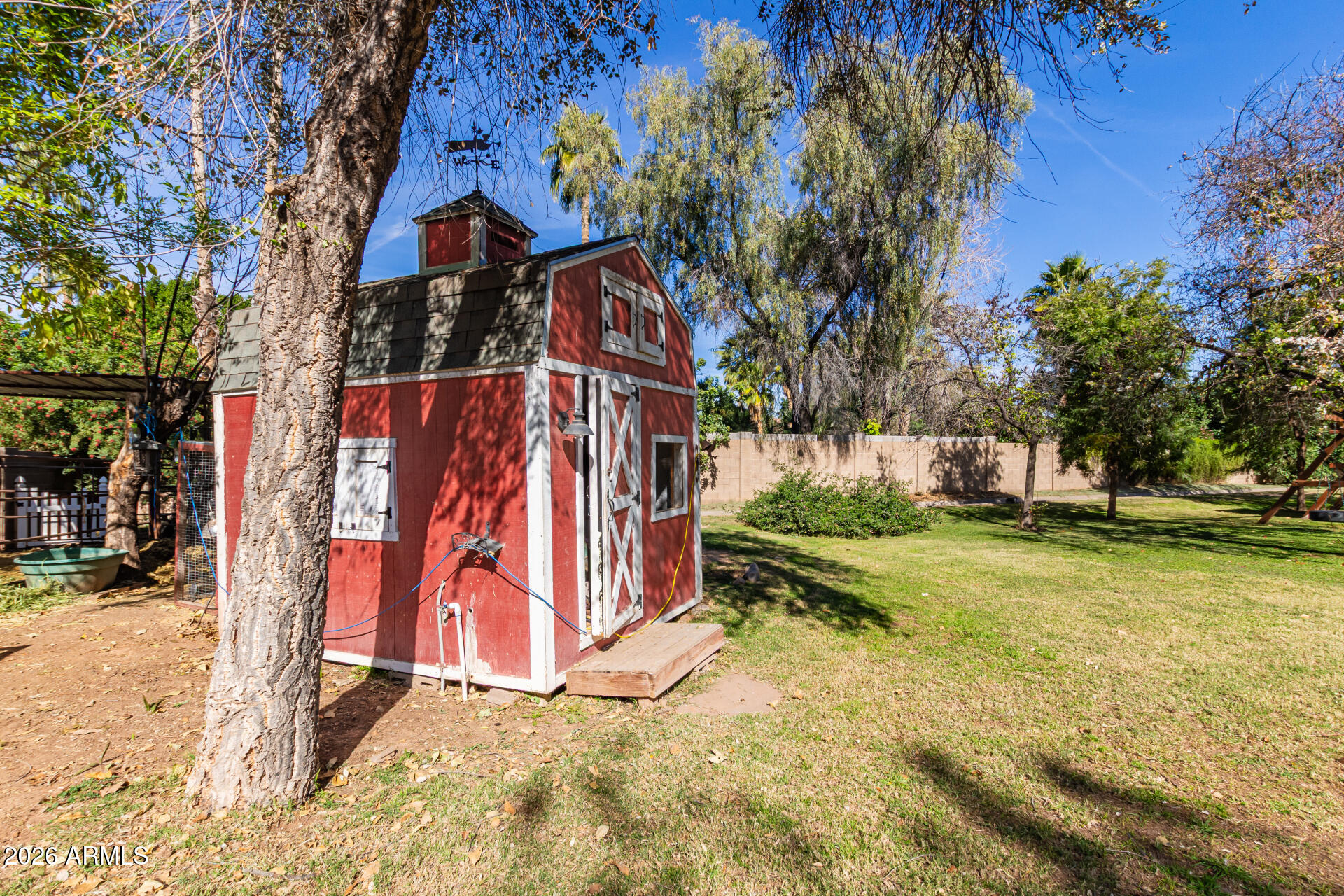 2912 E HOUSTON Avenue