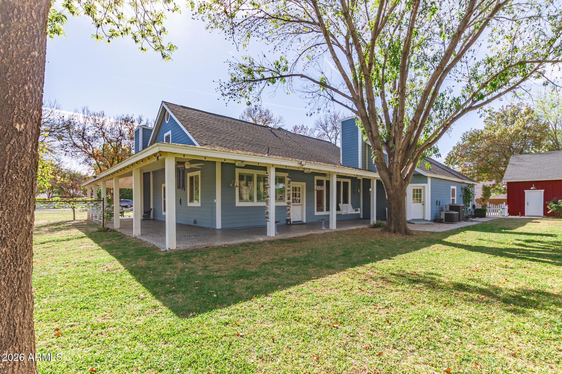 2912 E HOUSTON Avenue