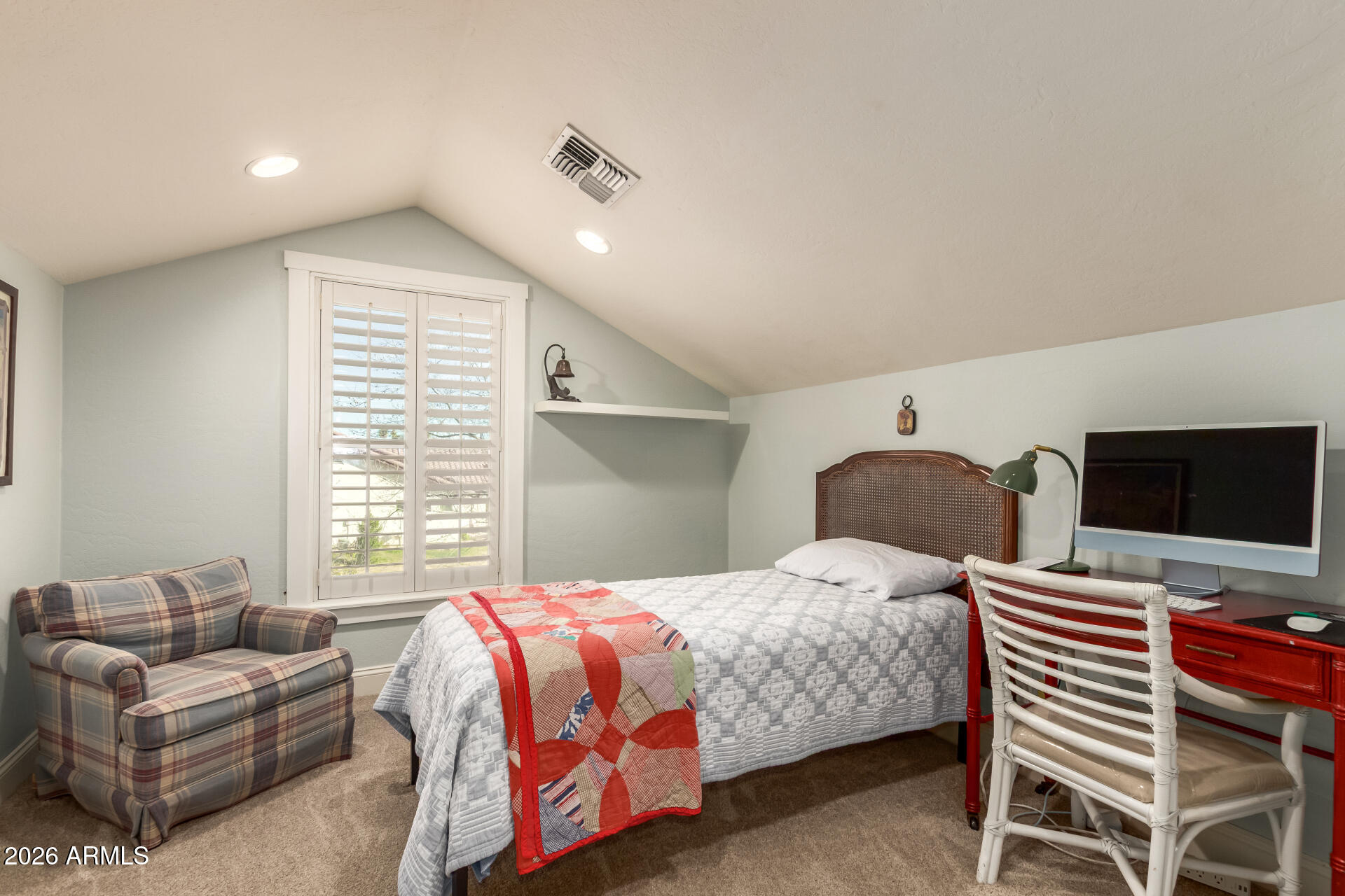 2912 E HOUSTON Avenue