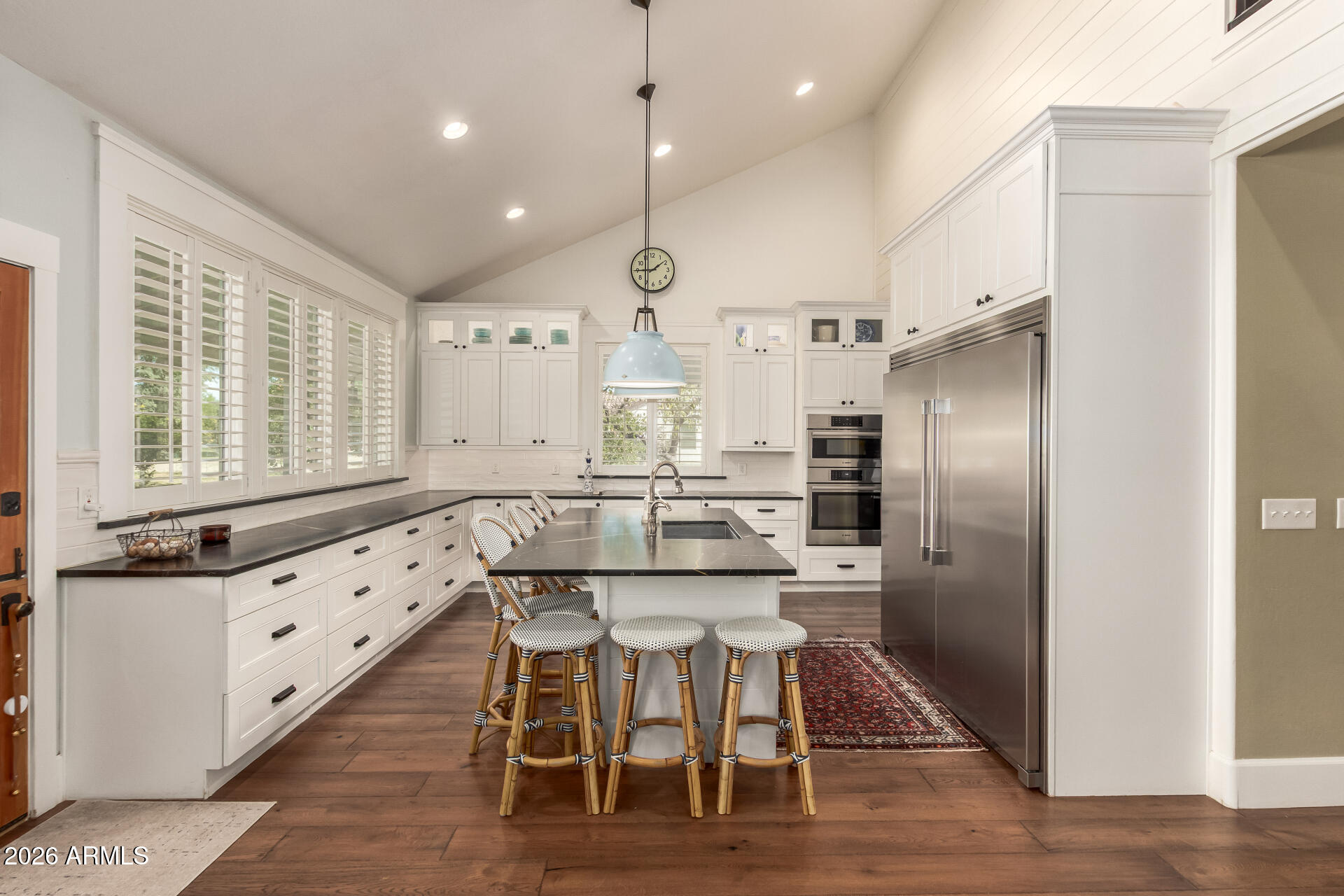 2912 E HOUSTON Avenue