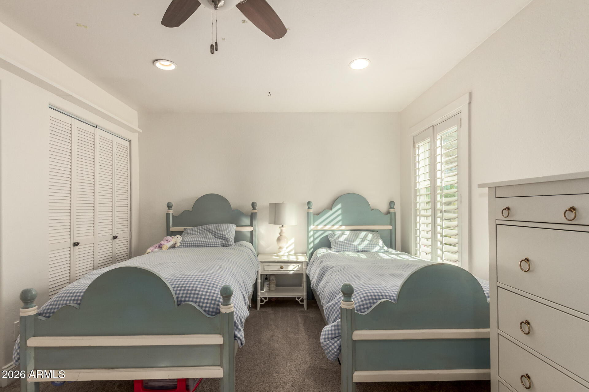 2912 E HOUSTON Avenue