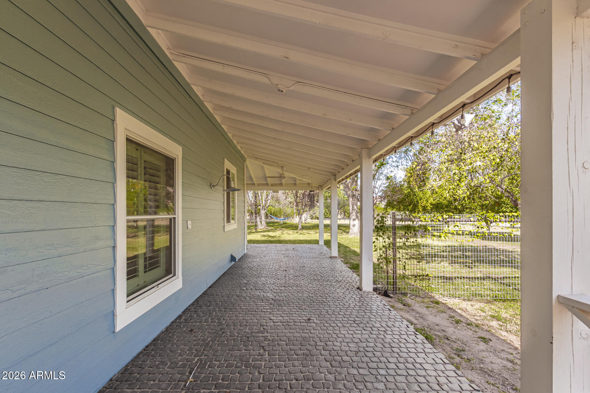 2912 E HOUSTON Avenue