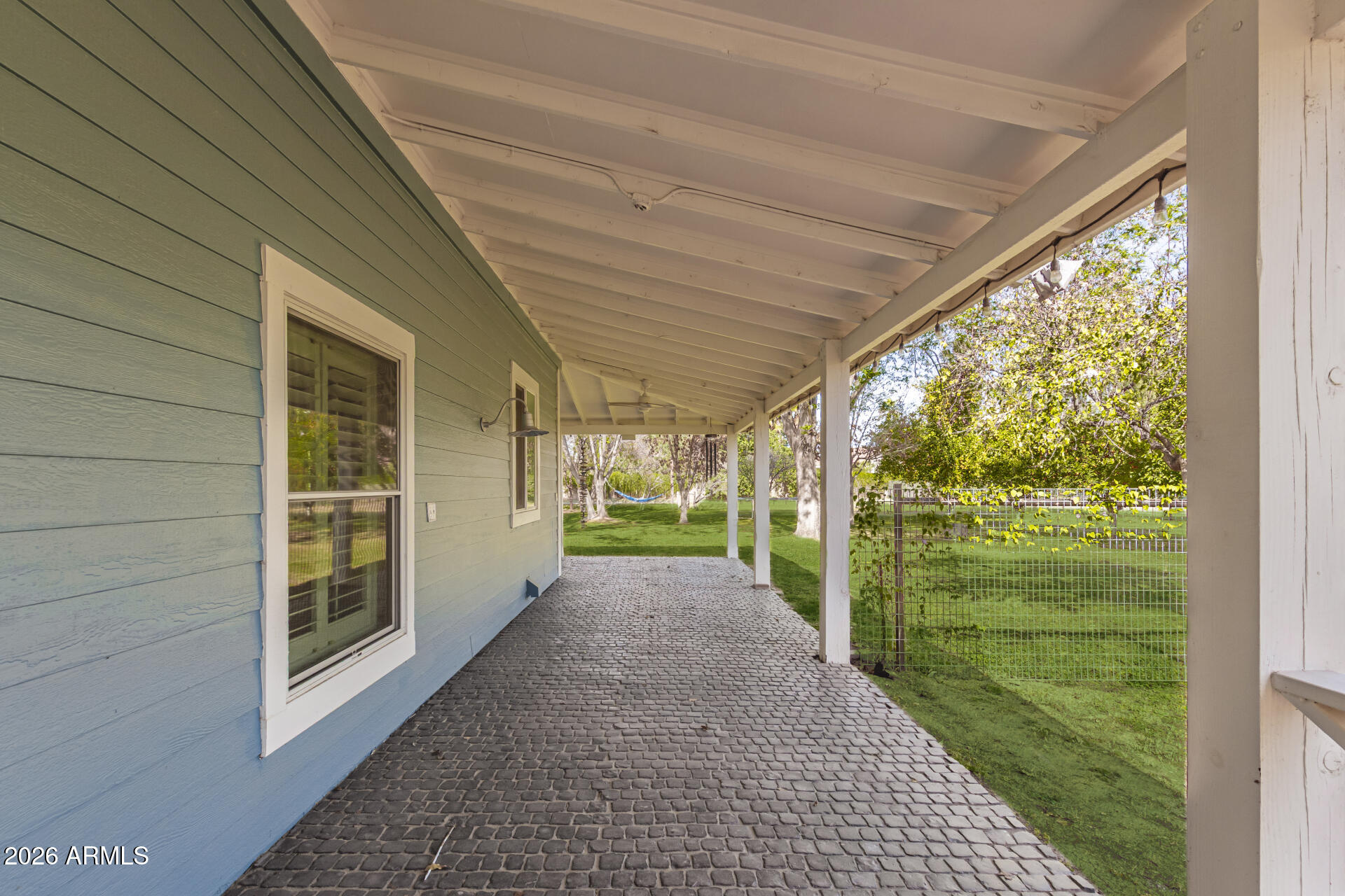 2912 E HOUSTON Avenue