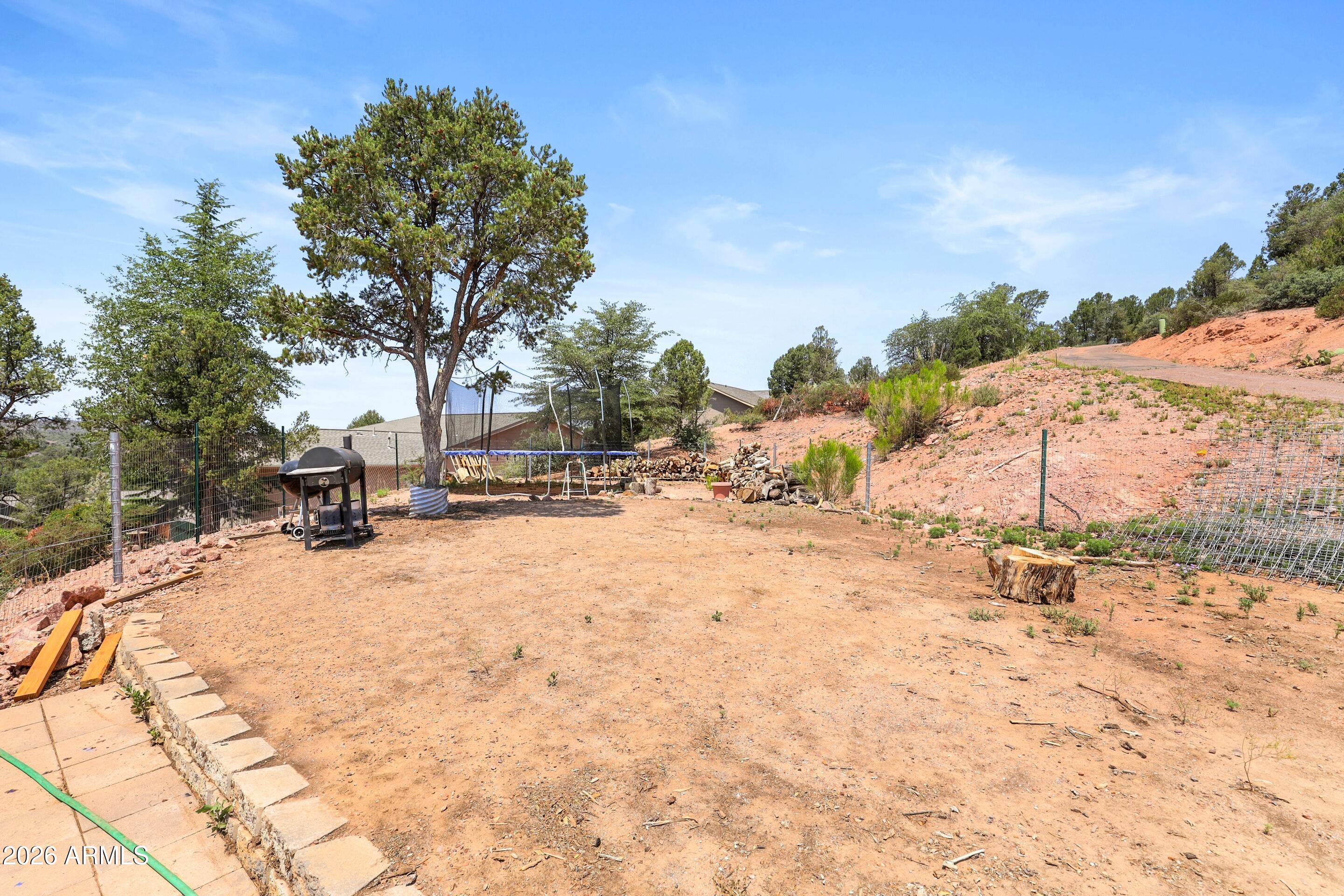 102 N Lookout Point