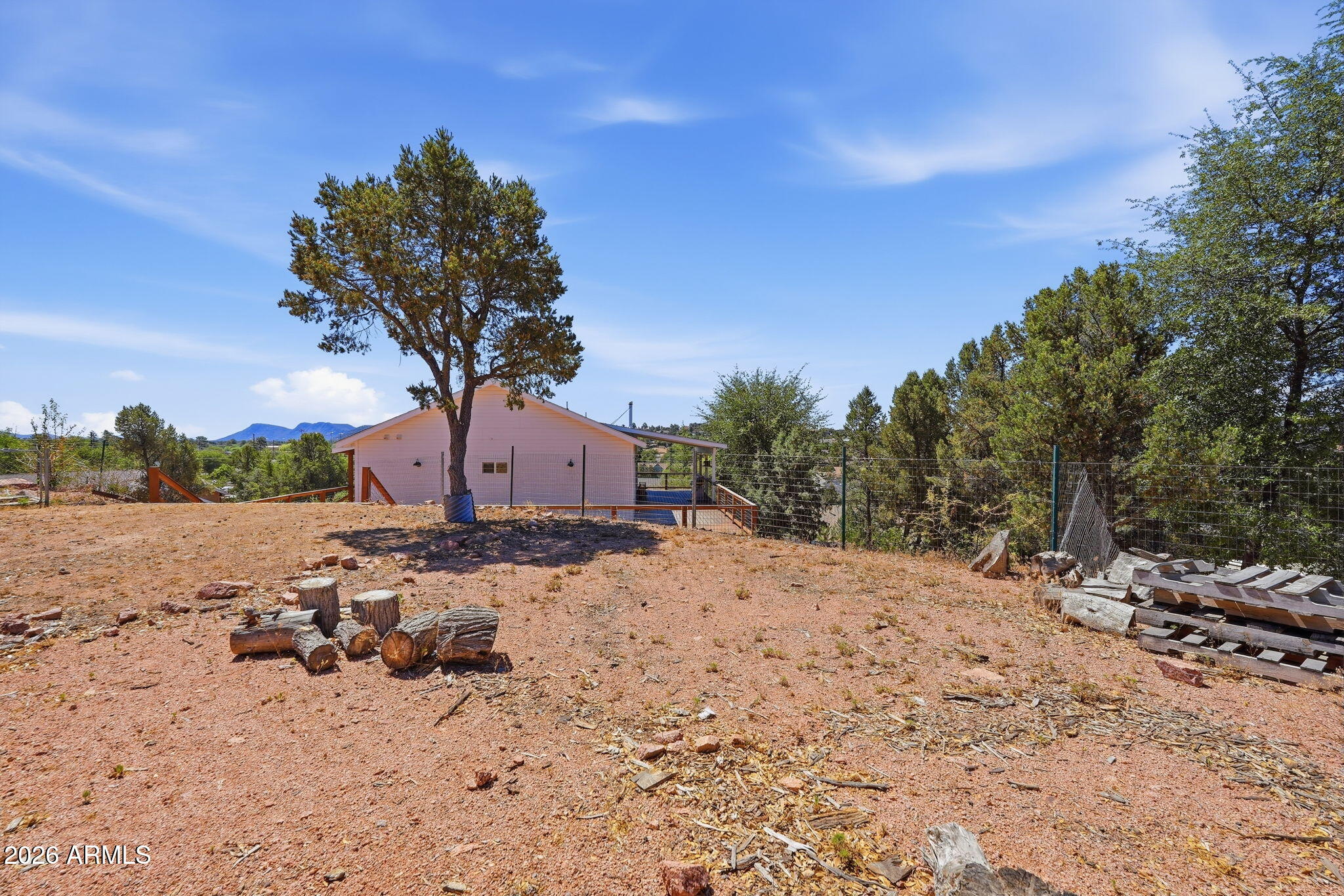 102 N Lookout Point