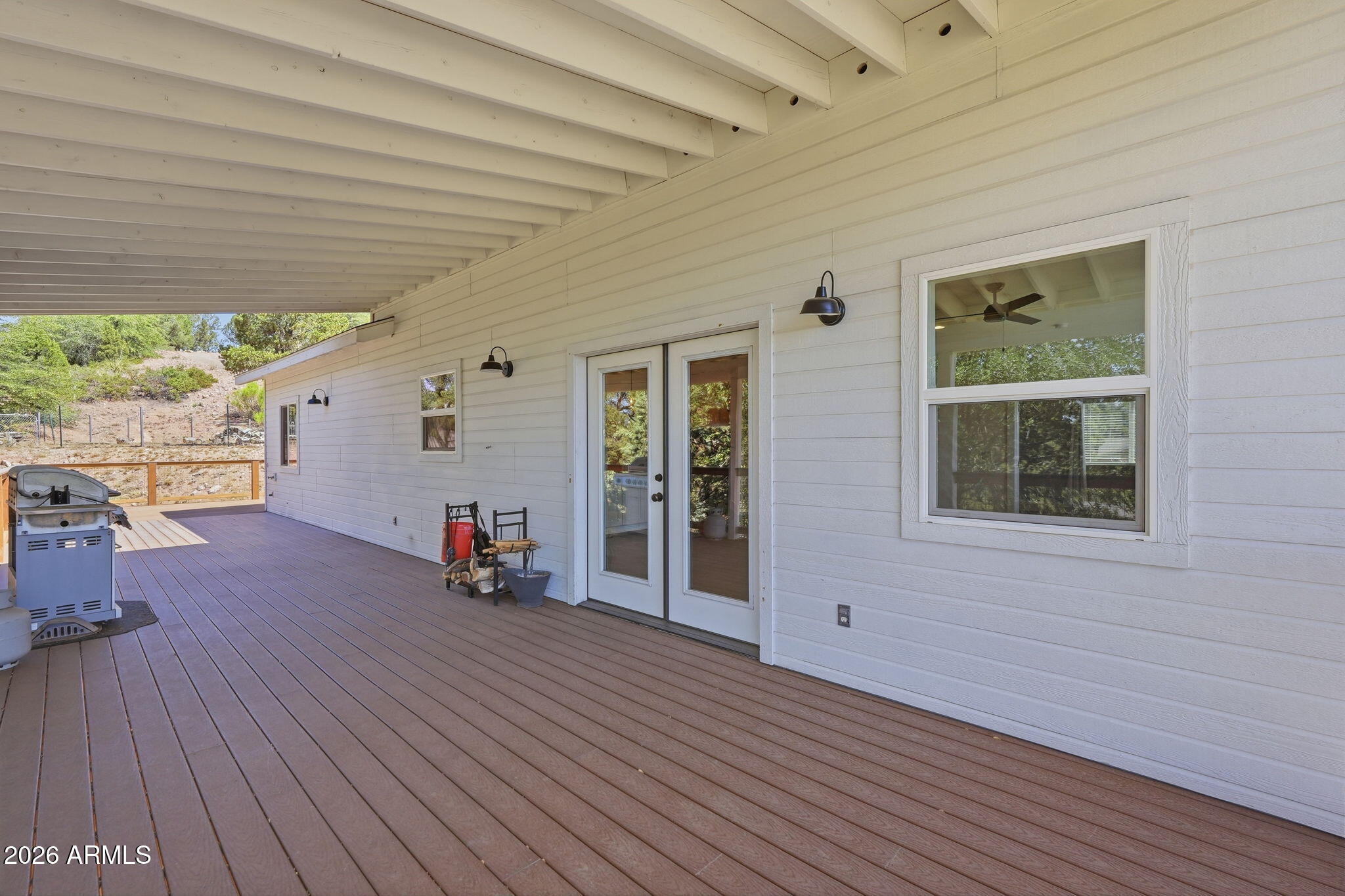 102 N Lookout Point