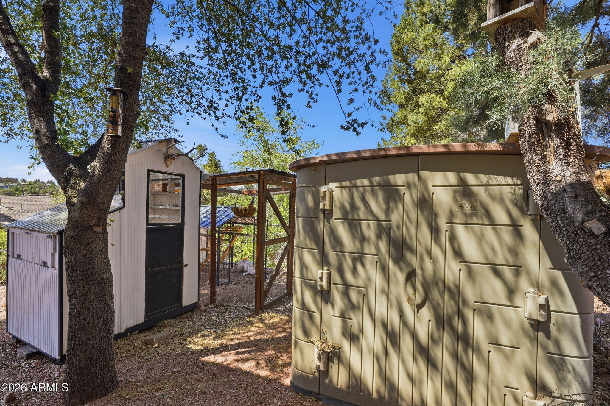 102 N Lookout Point