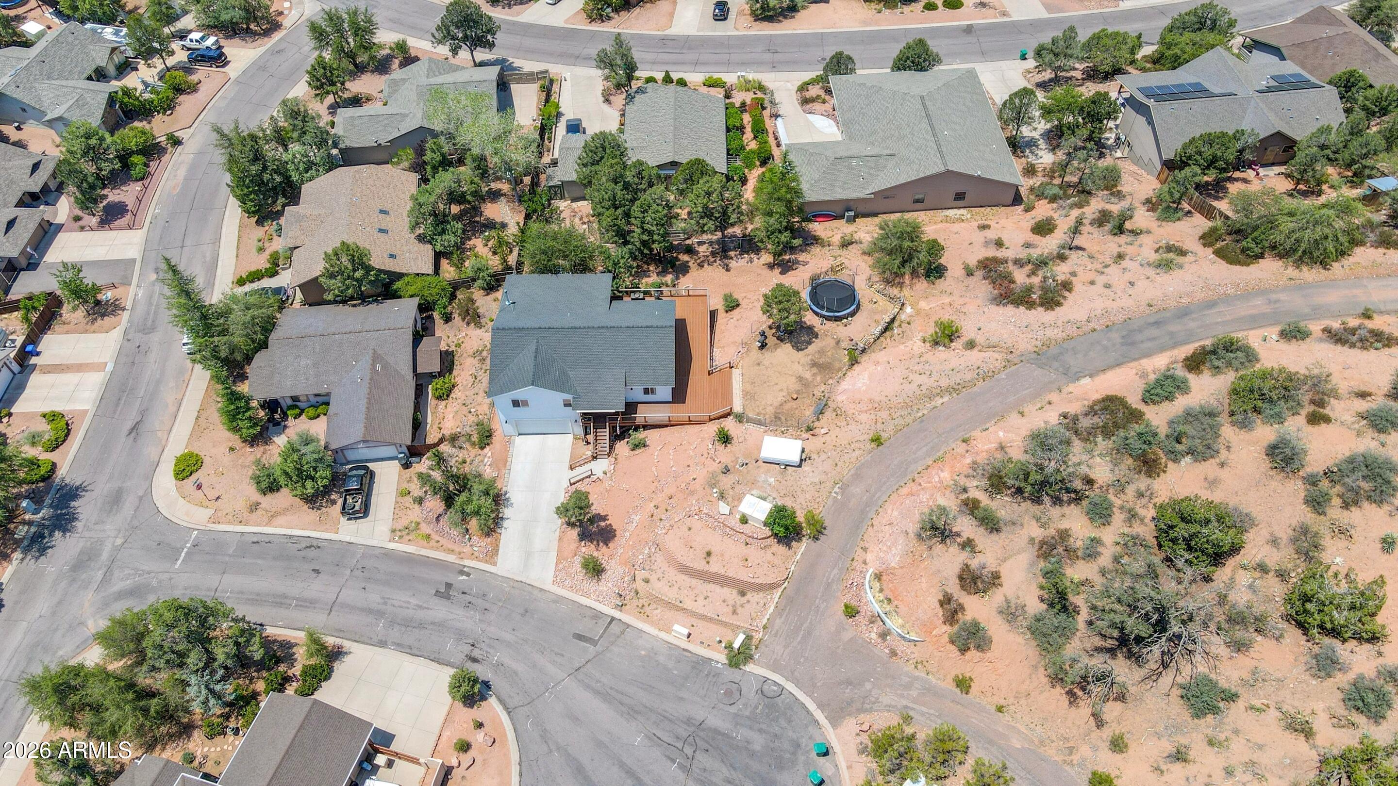 102 N Lookout Point