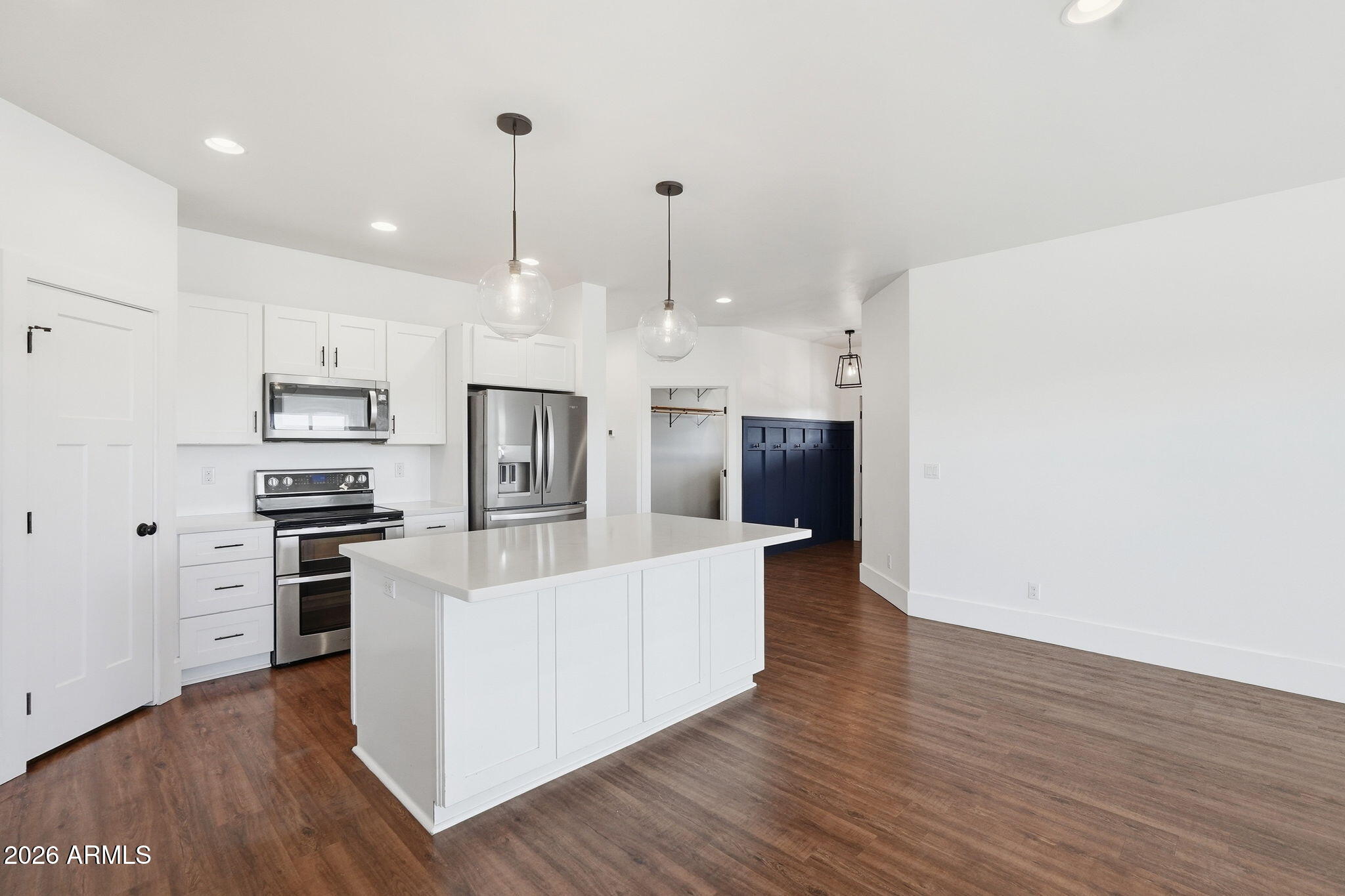 102 N Lookout Point
