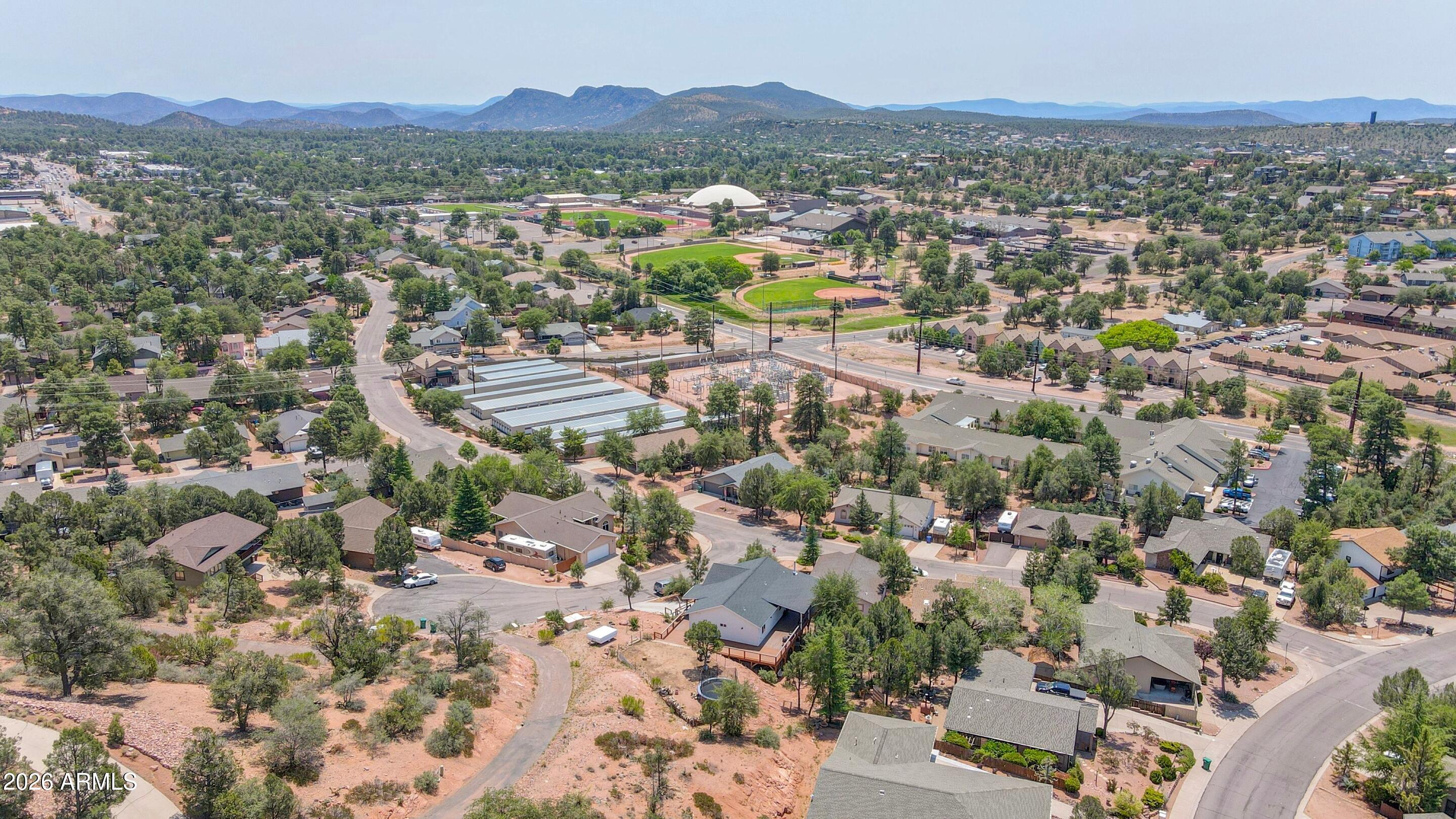 102 N Lookout Point