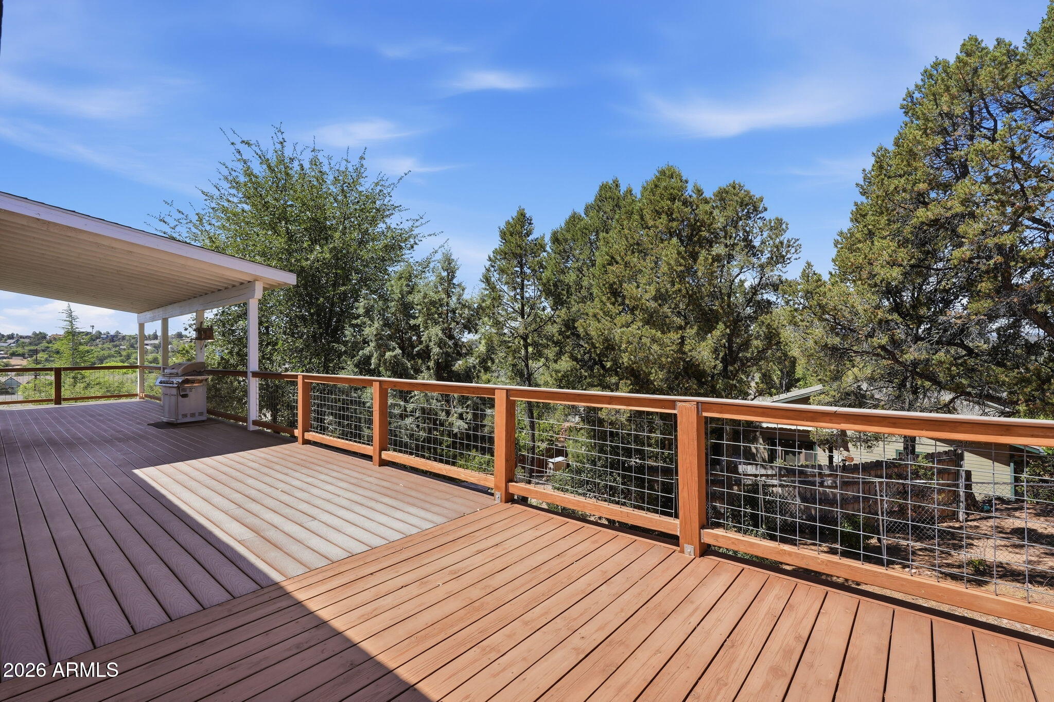 102 N Lookout Point