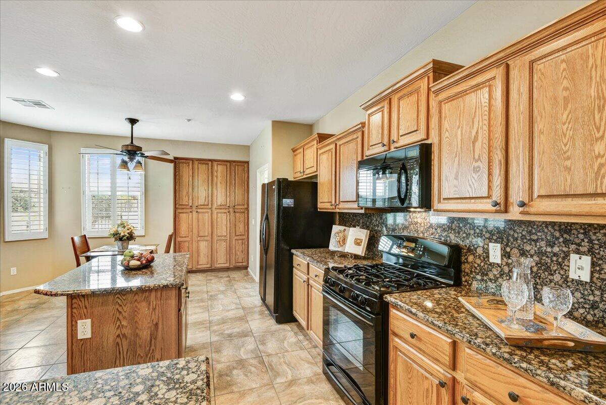 12612 W FETLOCK Trail
