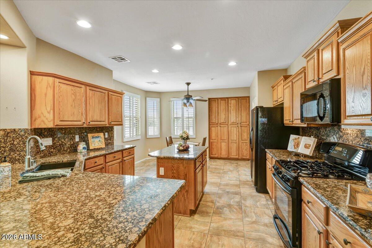 12612 W FETLOCK Trail