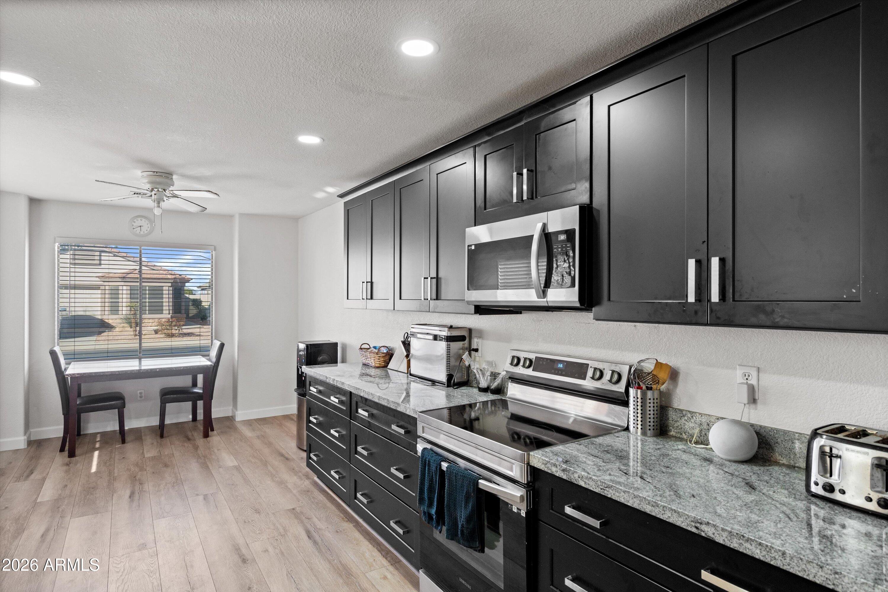 42383 W HILLMAN Drive