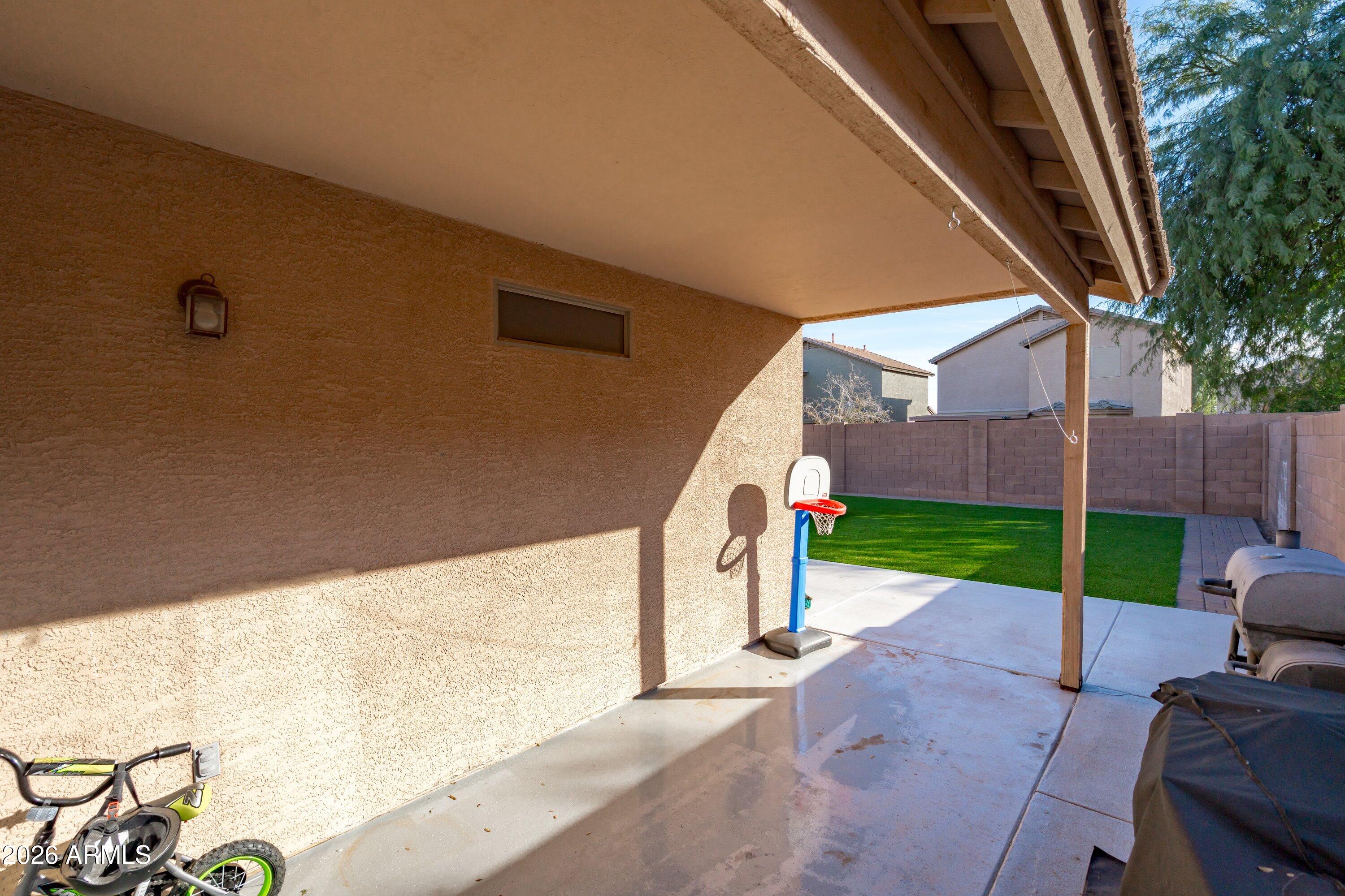 42383 W HILLMAN Drive