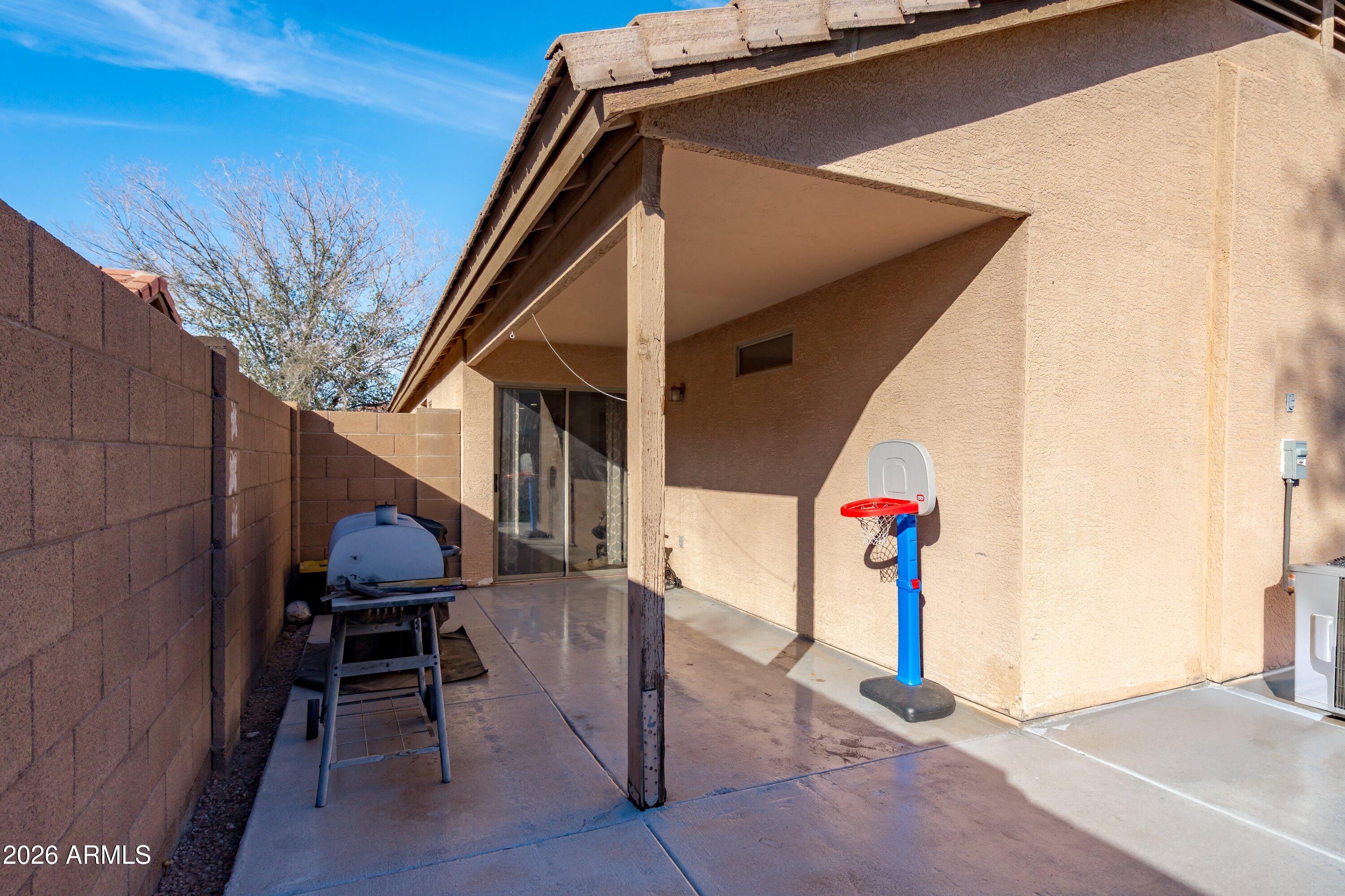 42383 W HILLMAN Drive