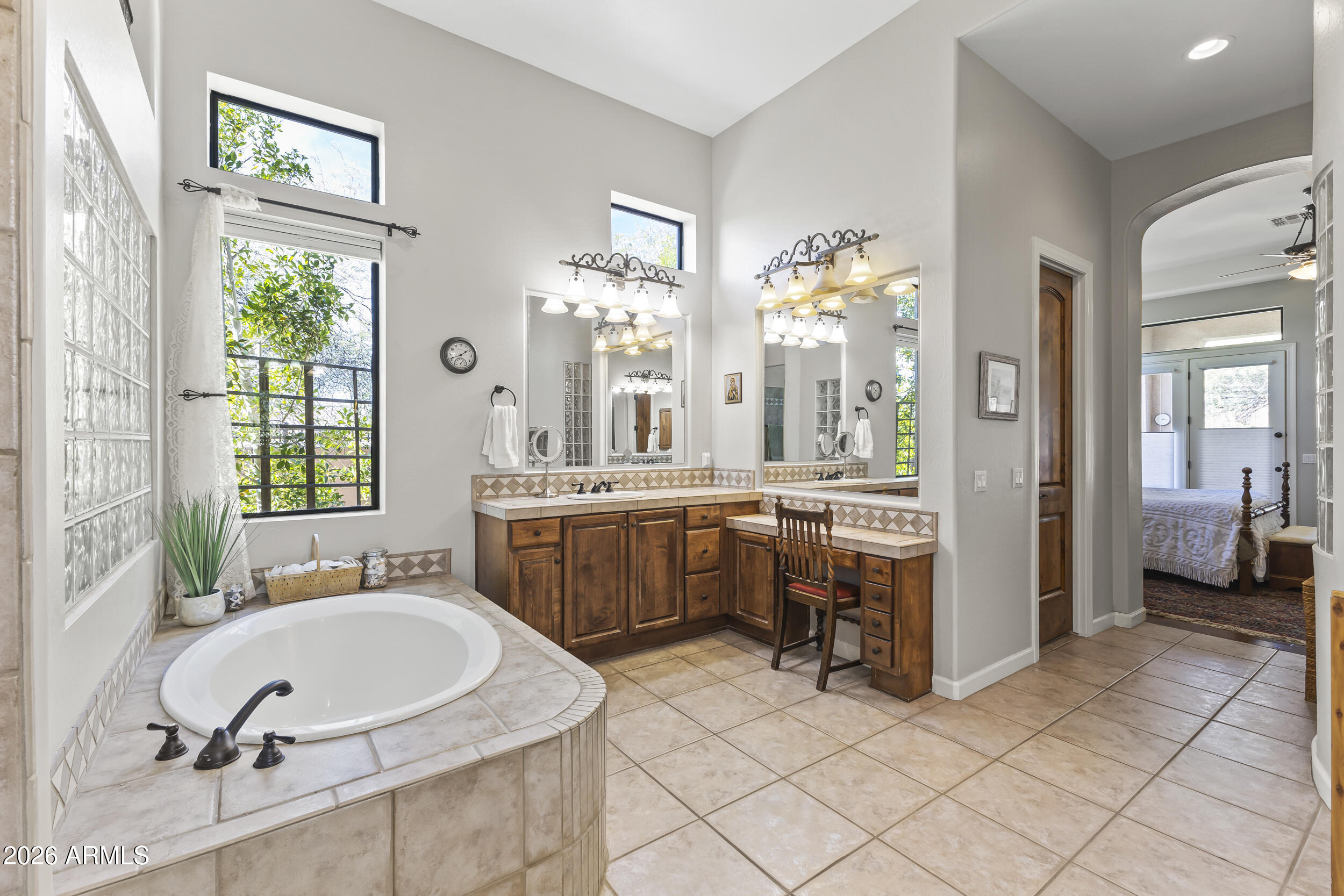 4123 N Silver Ridge Circle