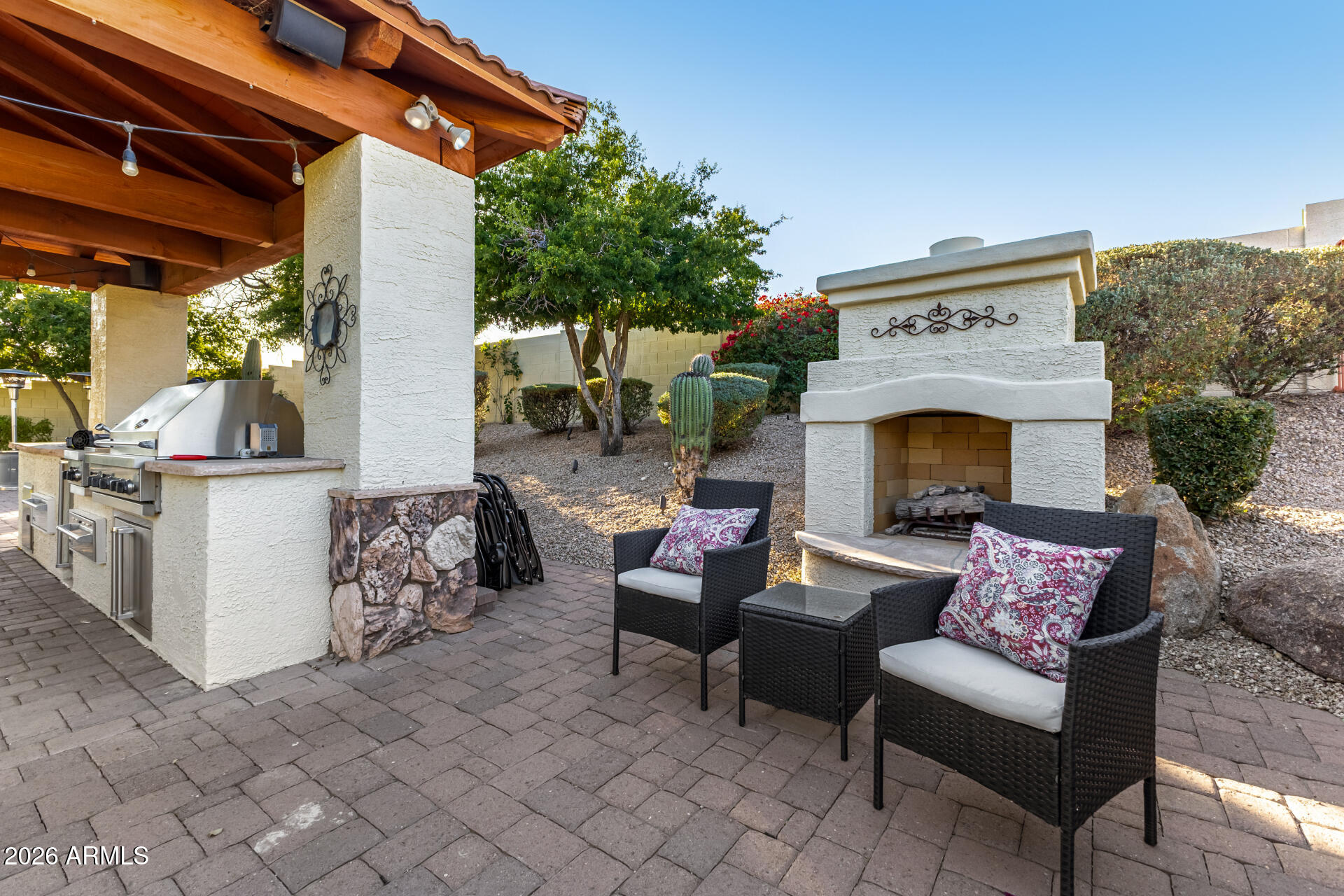 6042 W RUNNING DEER Trail