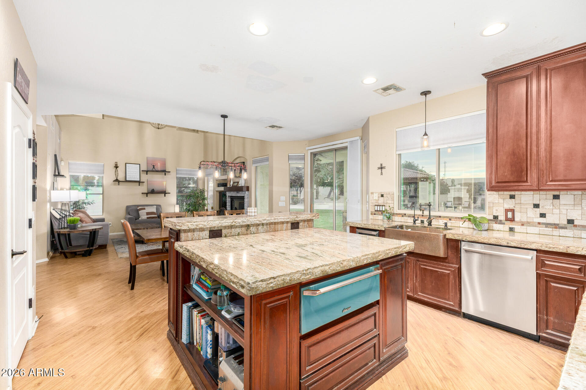 6042 W RUNNING DEER Trail