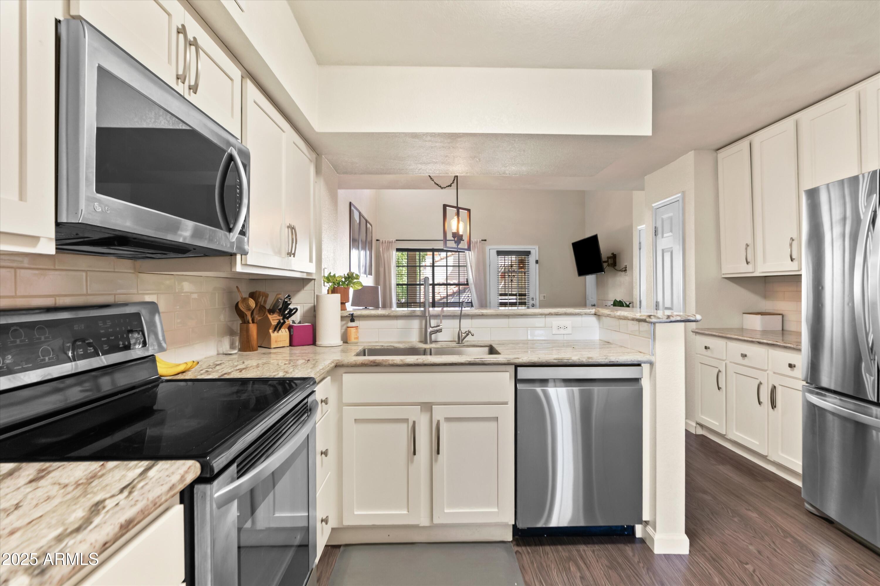 2333 E SOUTHERN Avenue 2067