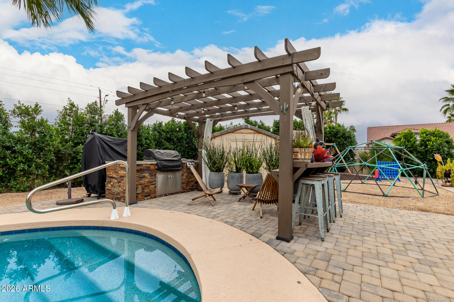 4901 E LUDLOW Drive