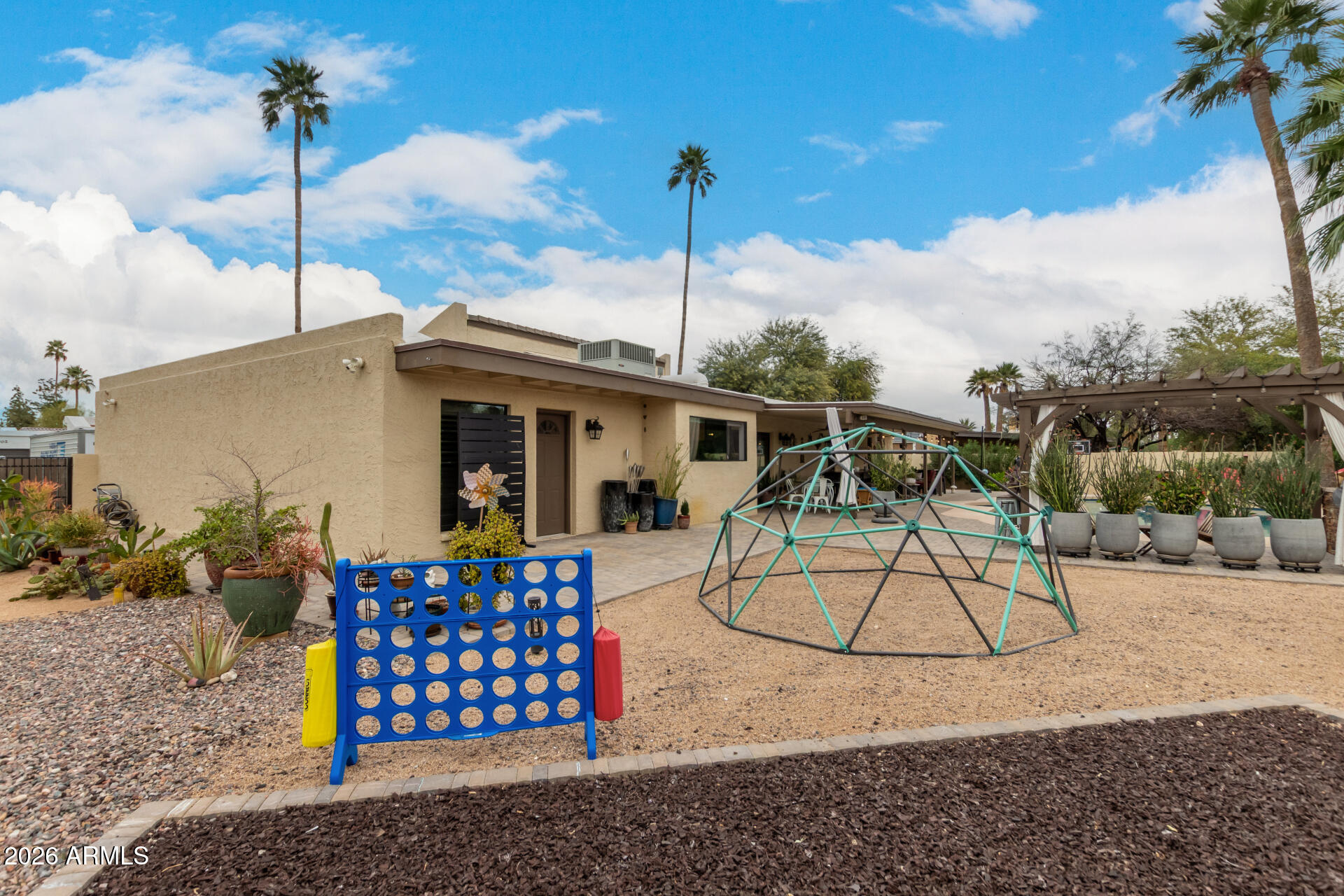 4901 E LUDLOW Drive