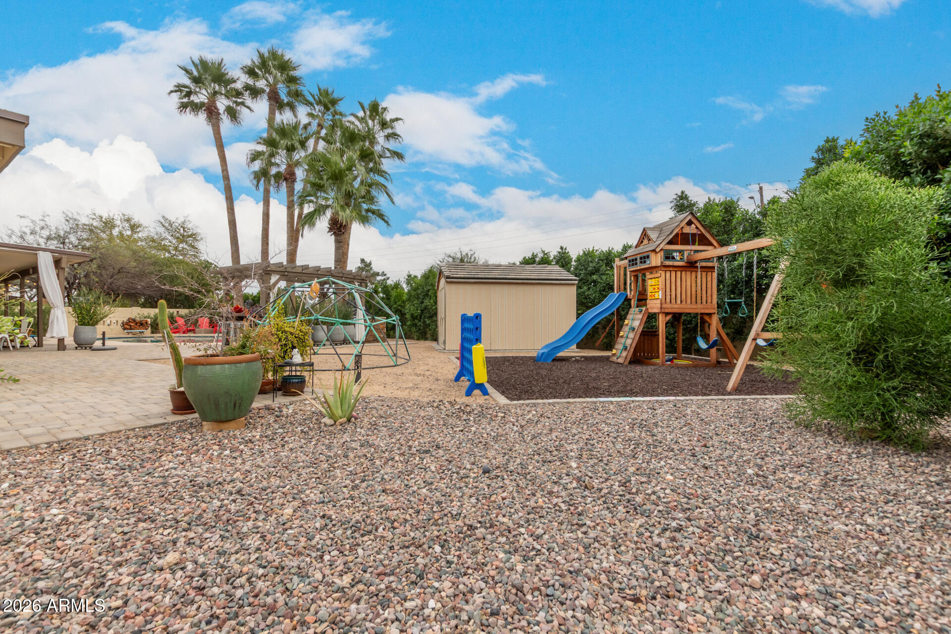 4901 E LUDLOW Drive