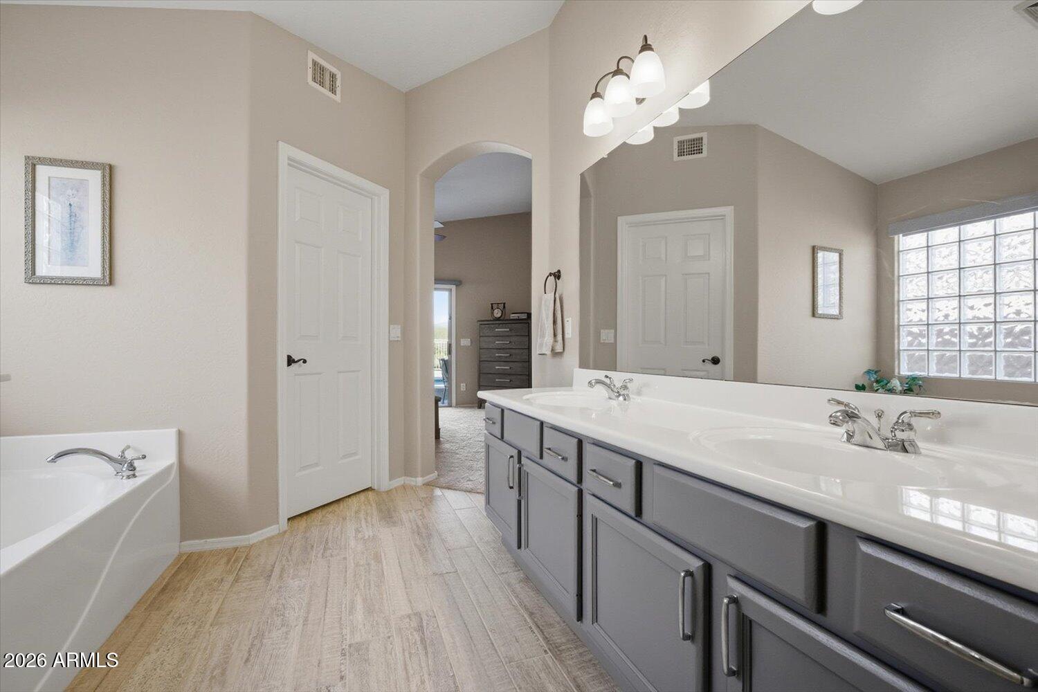 4602 E THORN TREE Drive