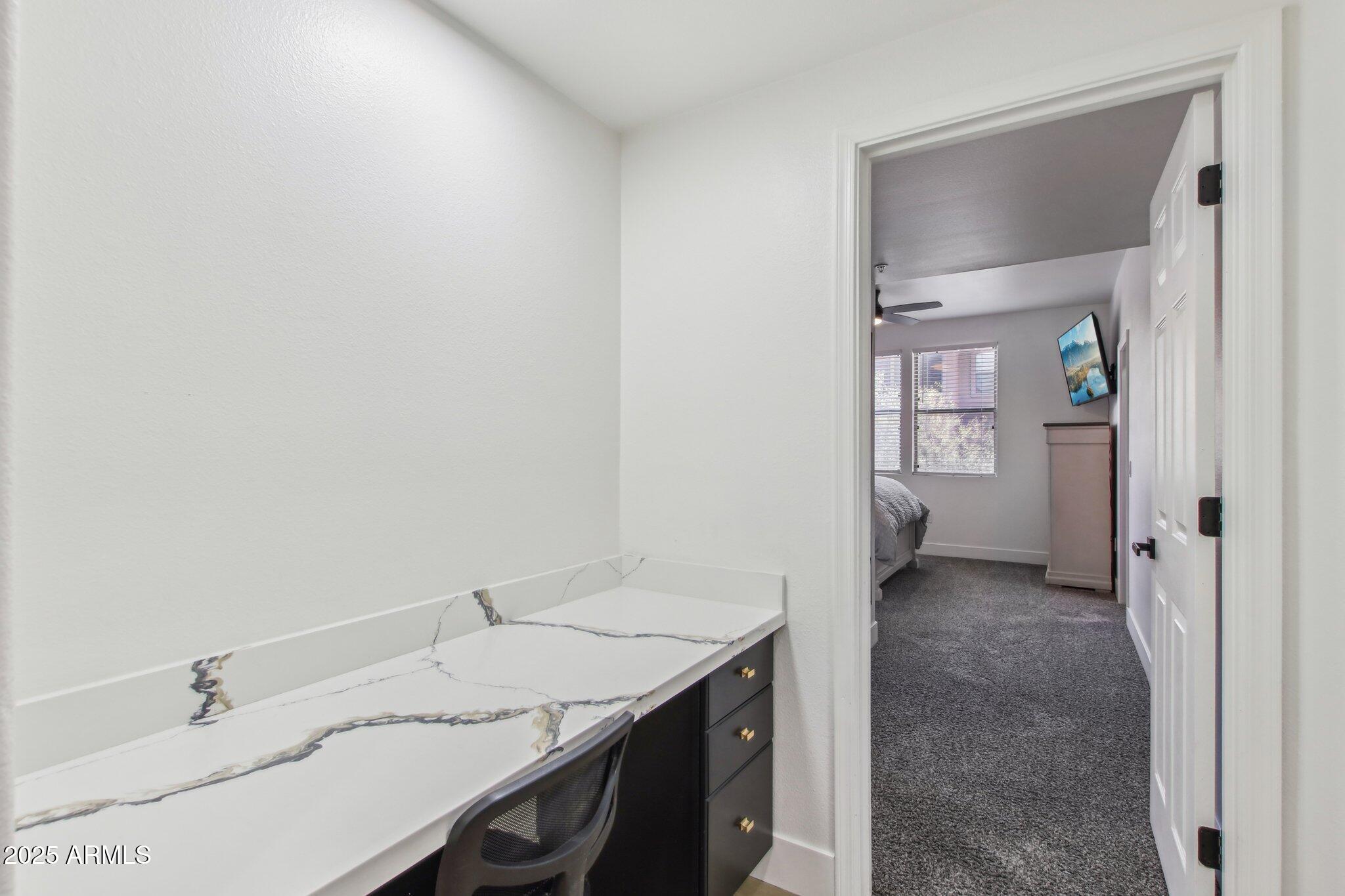 19777 N 76TH Street 2263