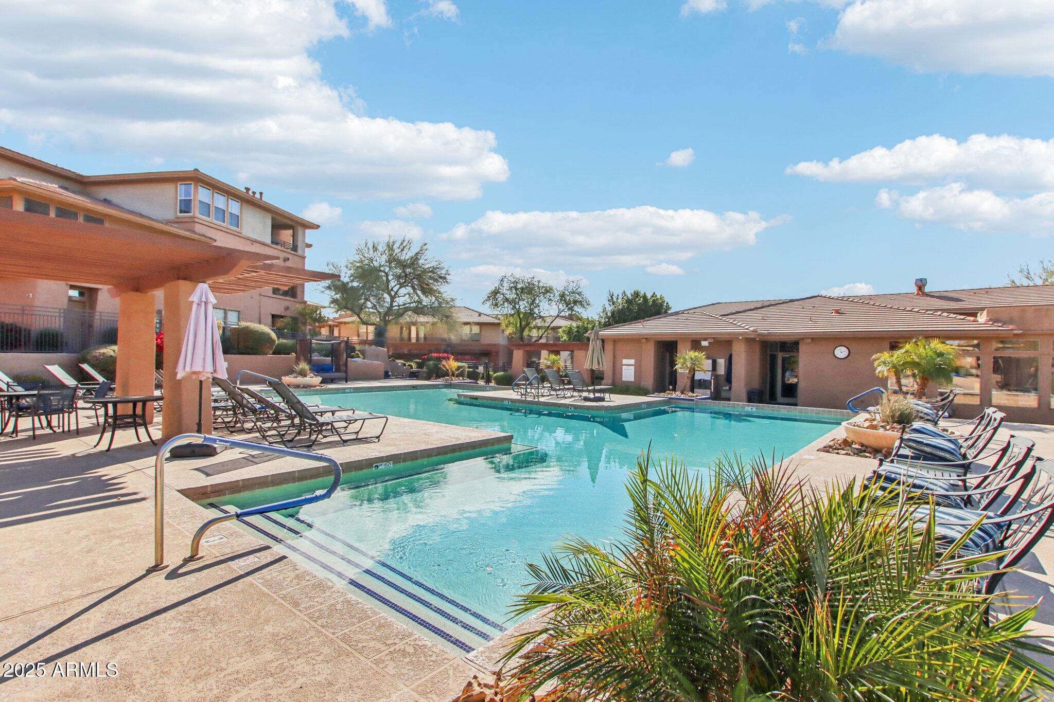 19777 N 76TH Street 2263