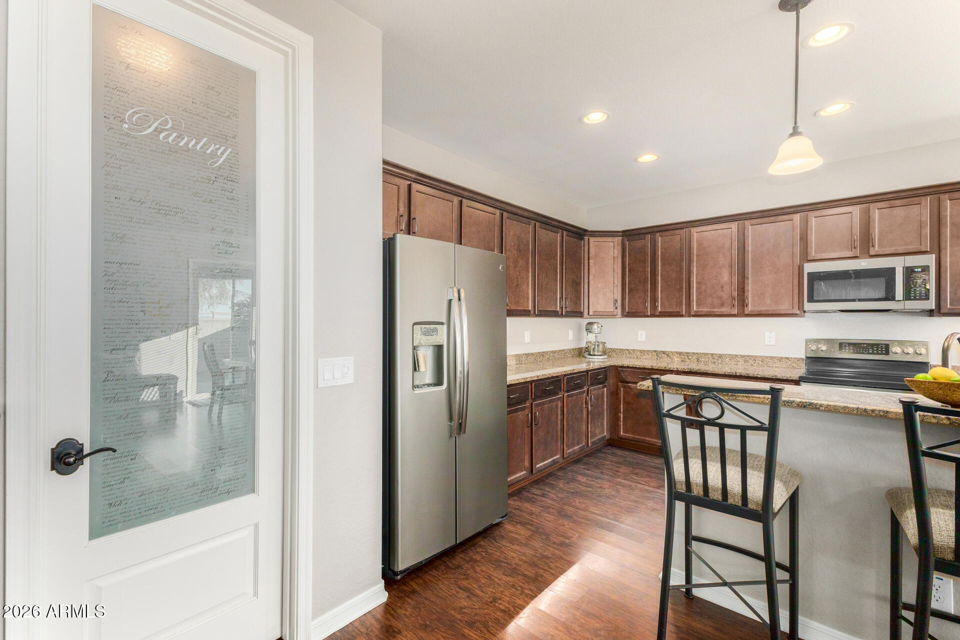 154 W HACKBERRY Avenue