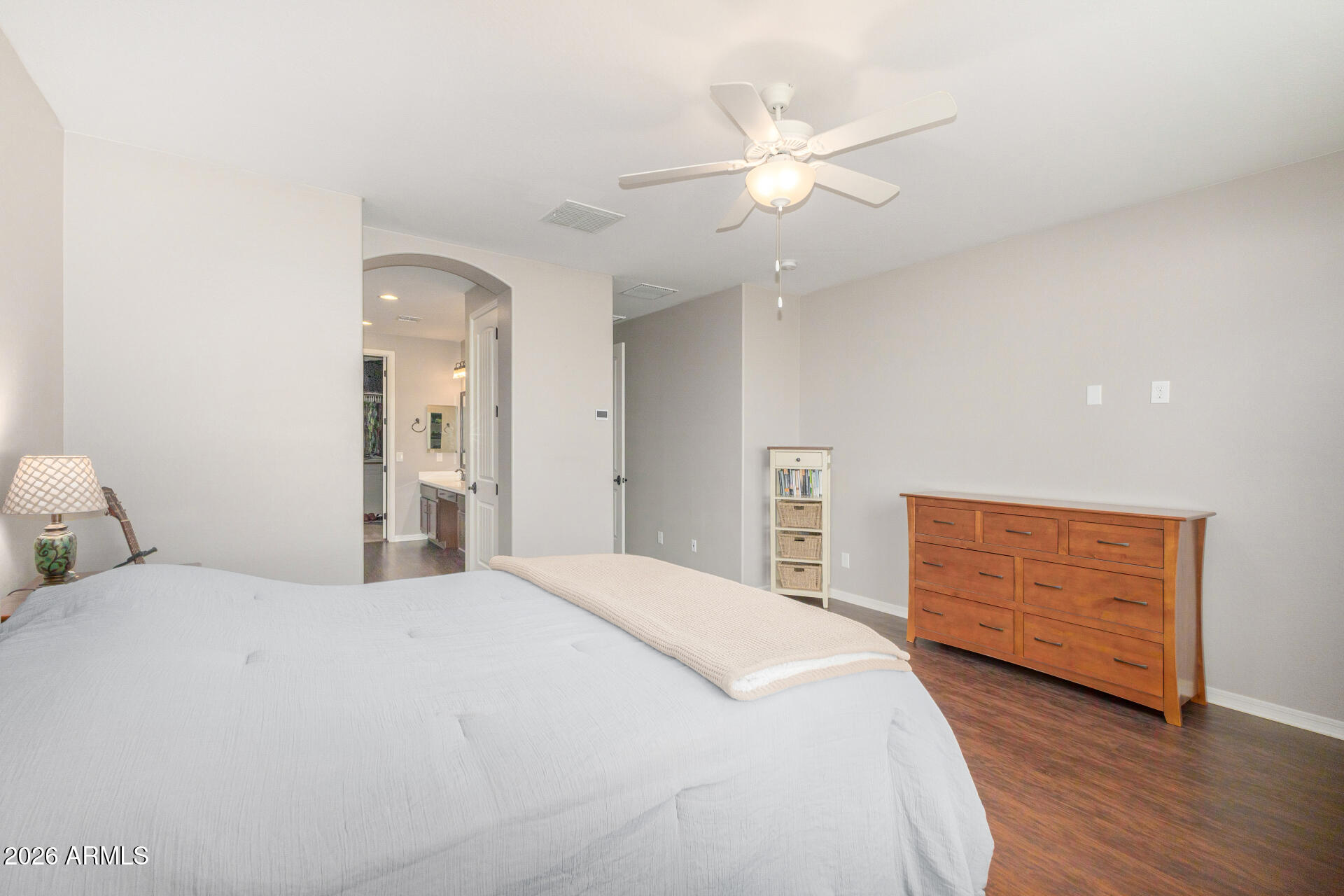 154 W HACKBERRY Avenue